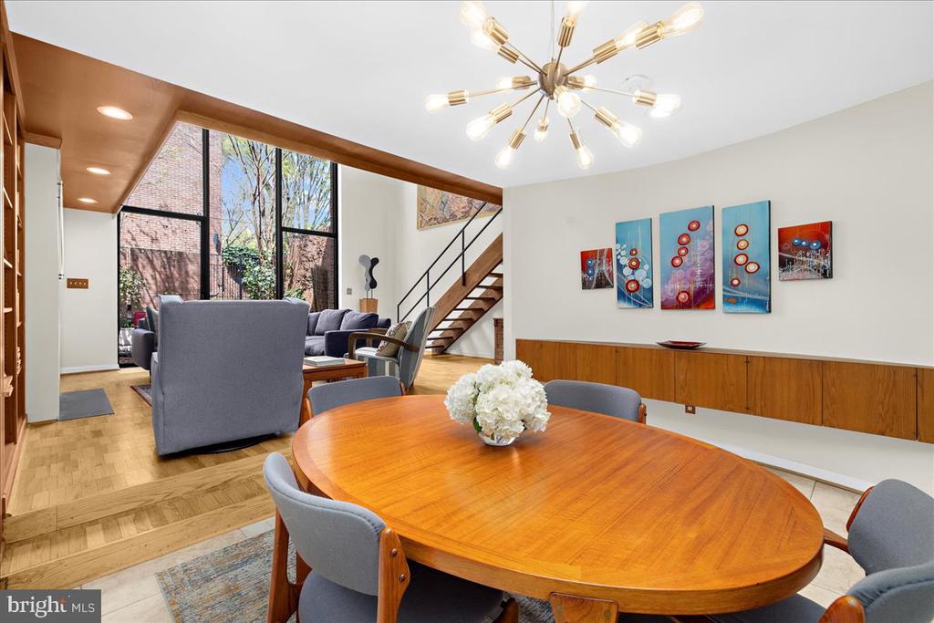 302 W Lafayette Ave