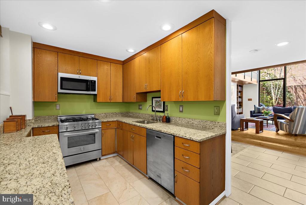 302 W Lafayette Ave