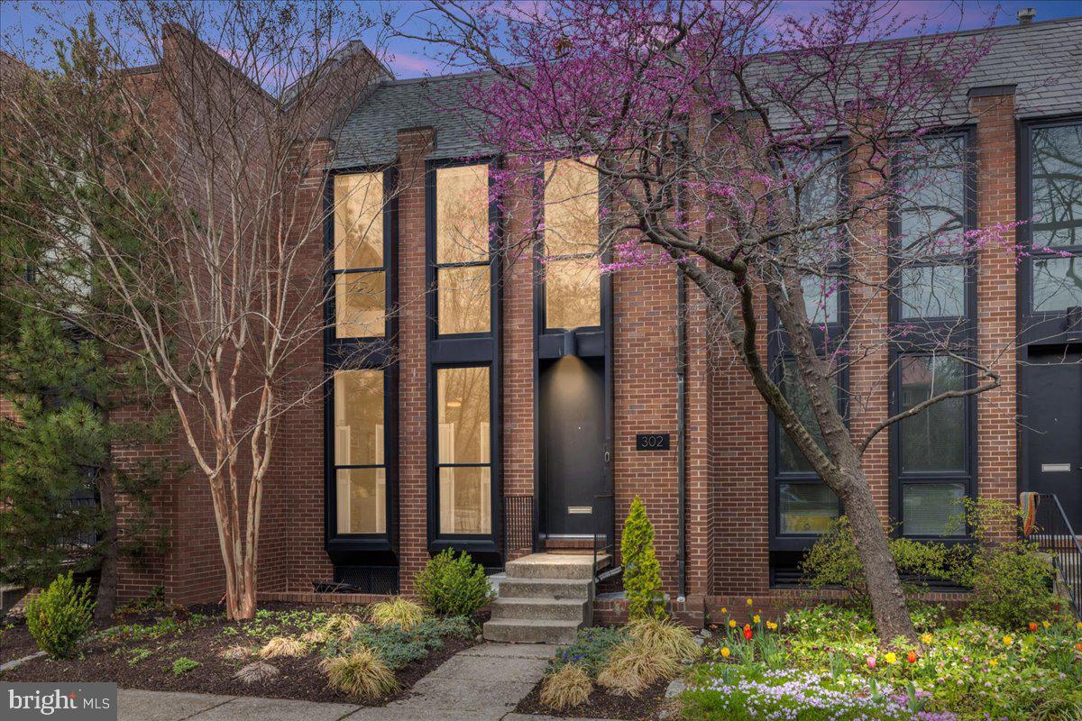 302 W Lafayette Ave