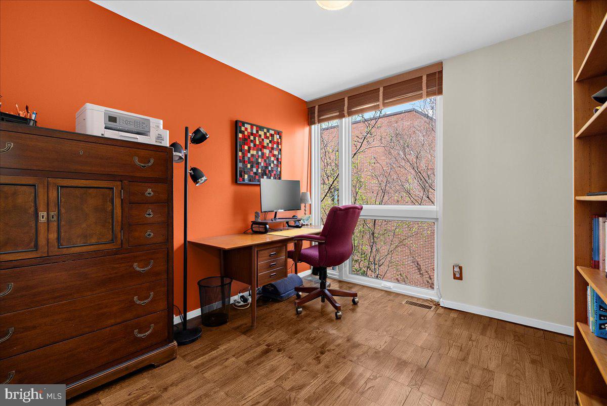 302 W Lafayette Ave