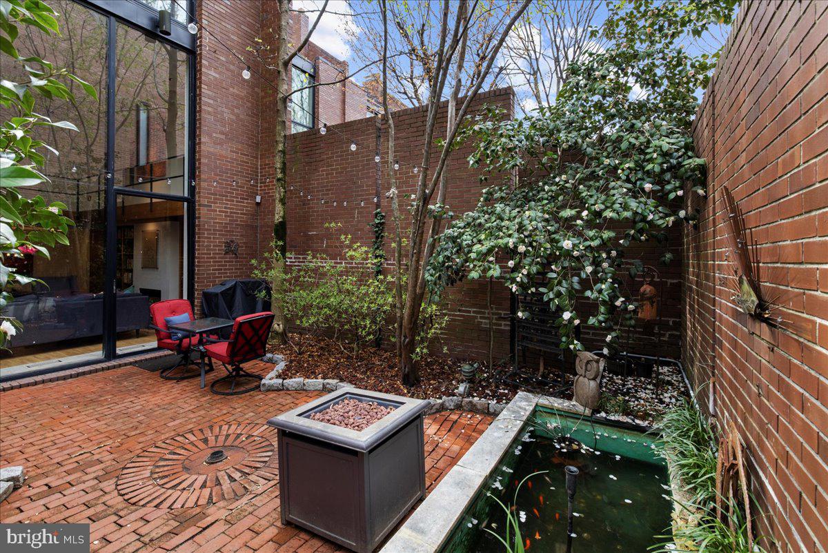 302 W Lafayette Ave