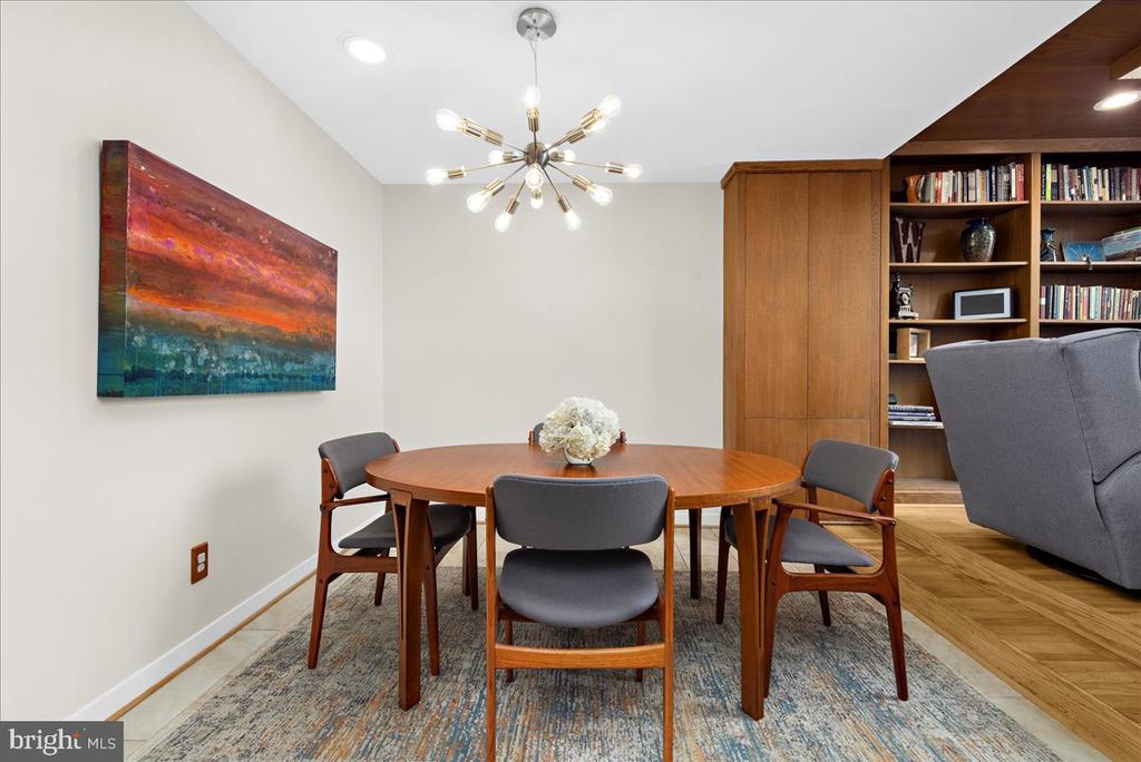 302 W Lafayette Ave
