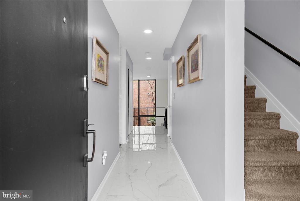 302 W Lafayette Ave