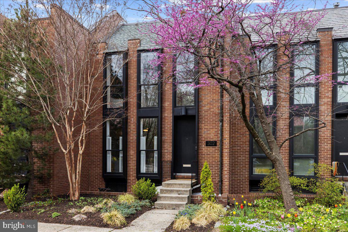 302 W Lafayette Ave