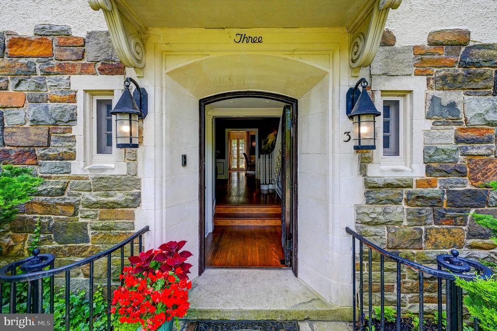 3 WHITFIELD ROAD