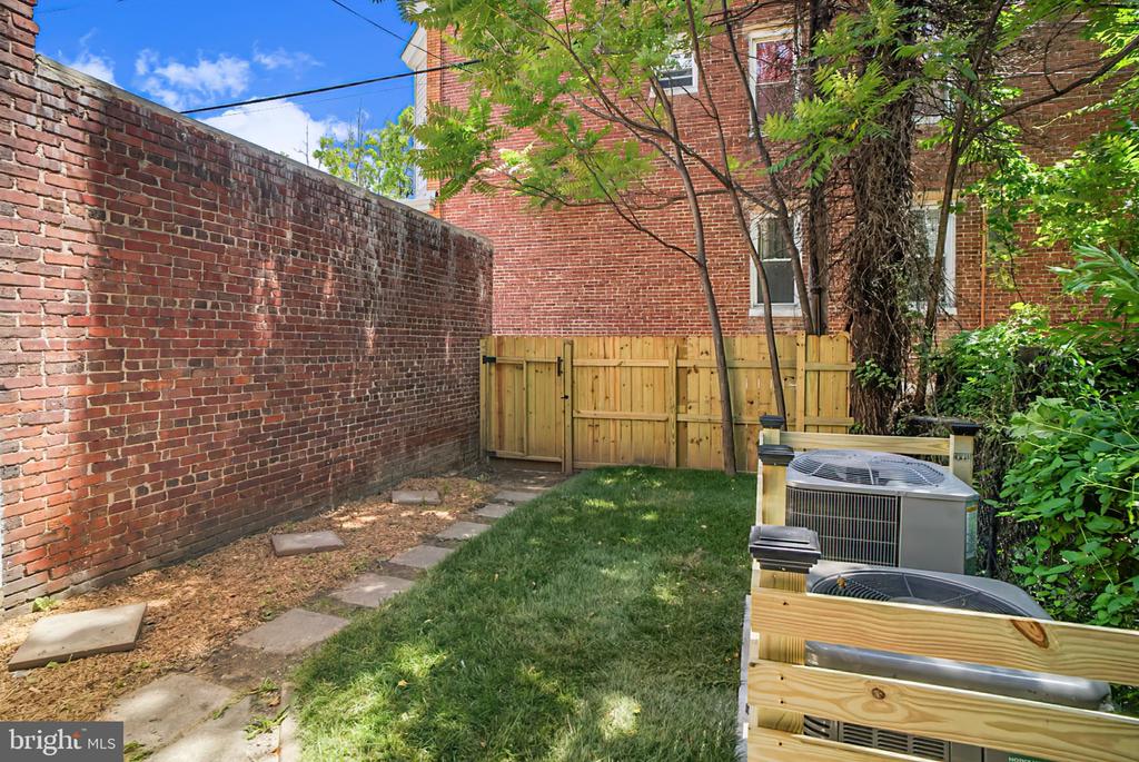2813 Guilford Ave