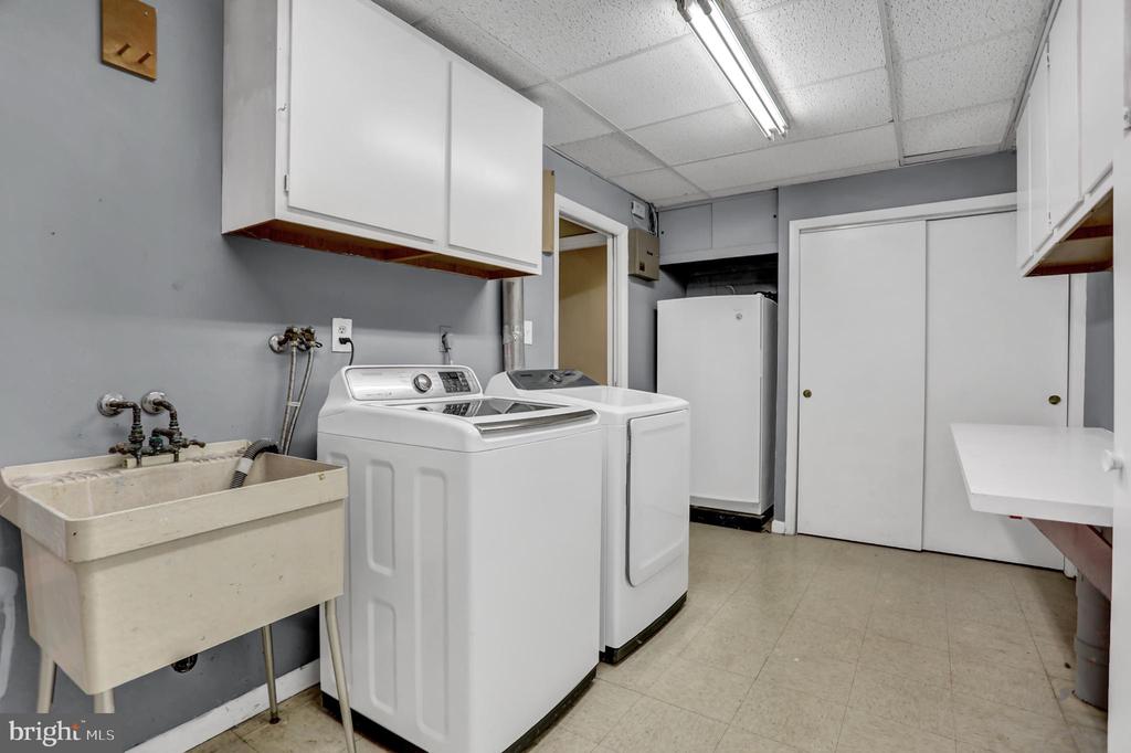 2 COLDWATER COURT