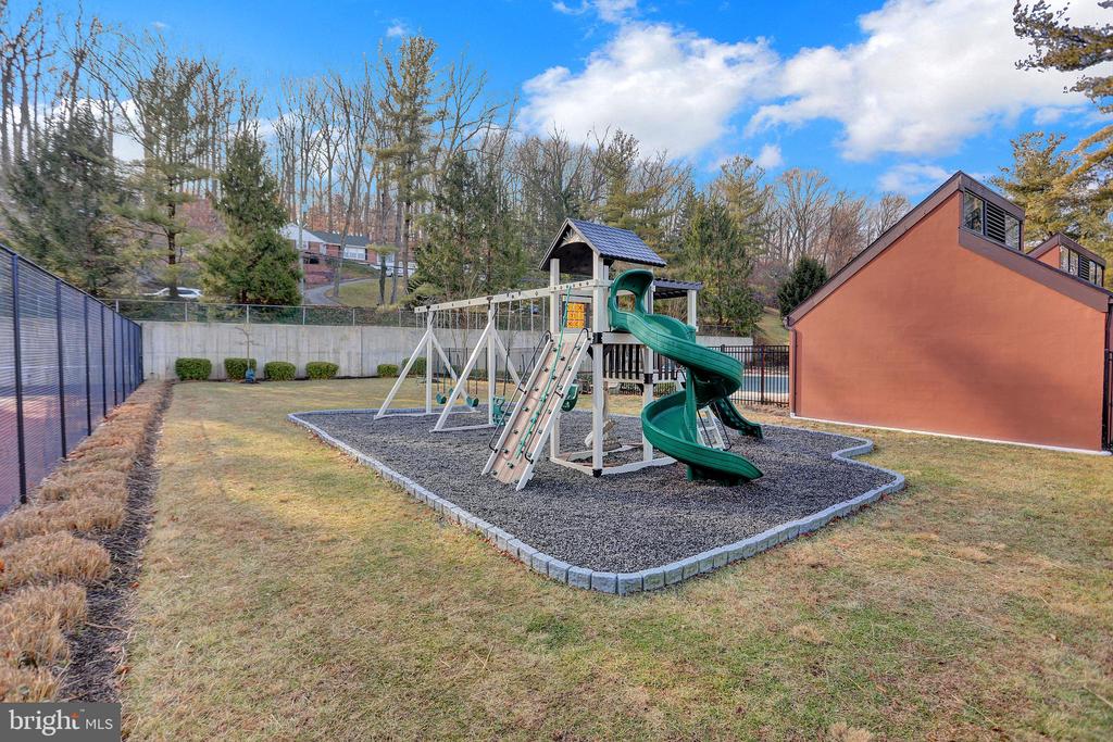 2 COLDWATER COURT