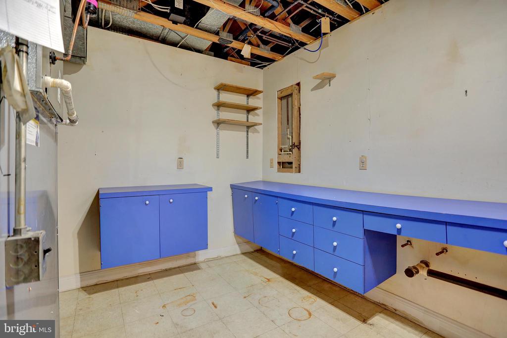 2 COLDWATER COURT