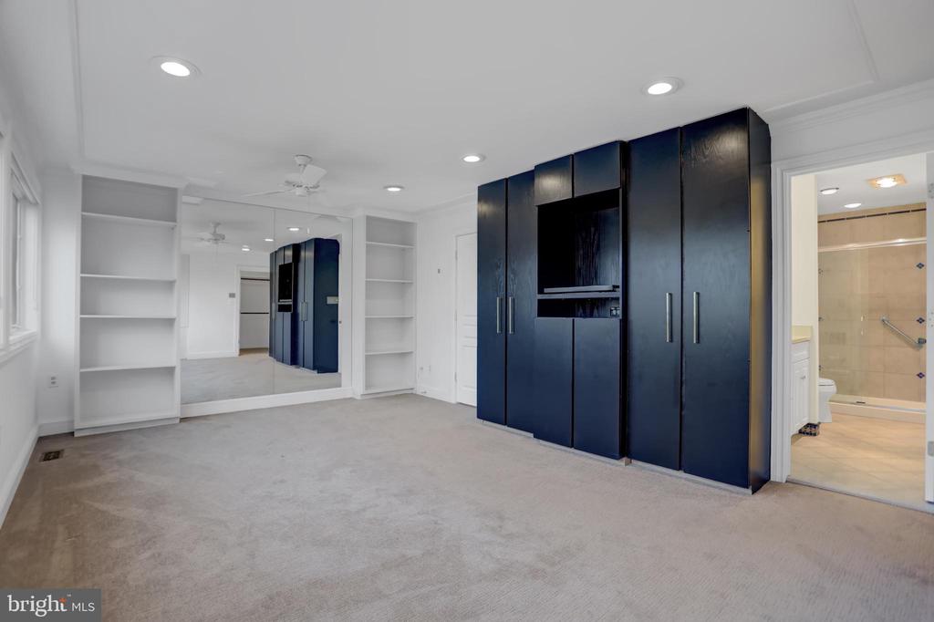 2 COLDWATER COURT