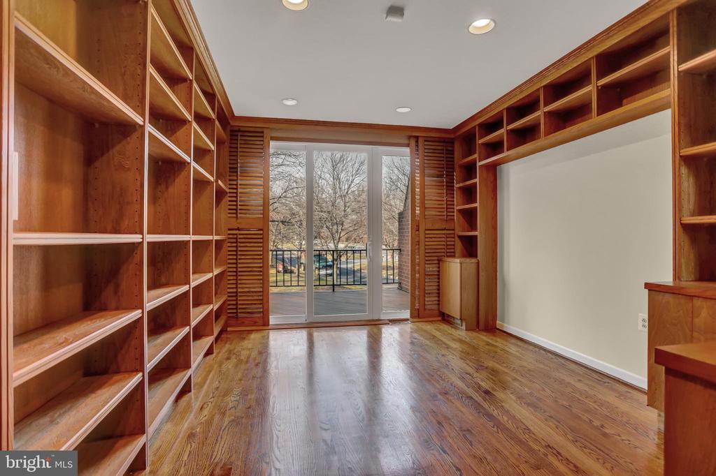 2 COLDWATER COURT