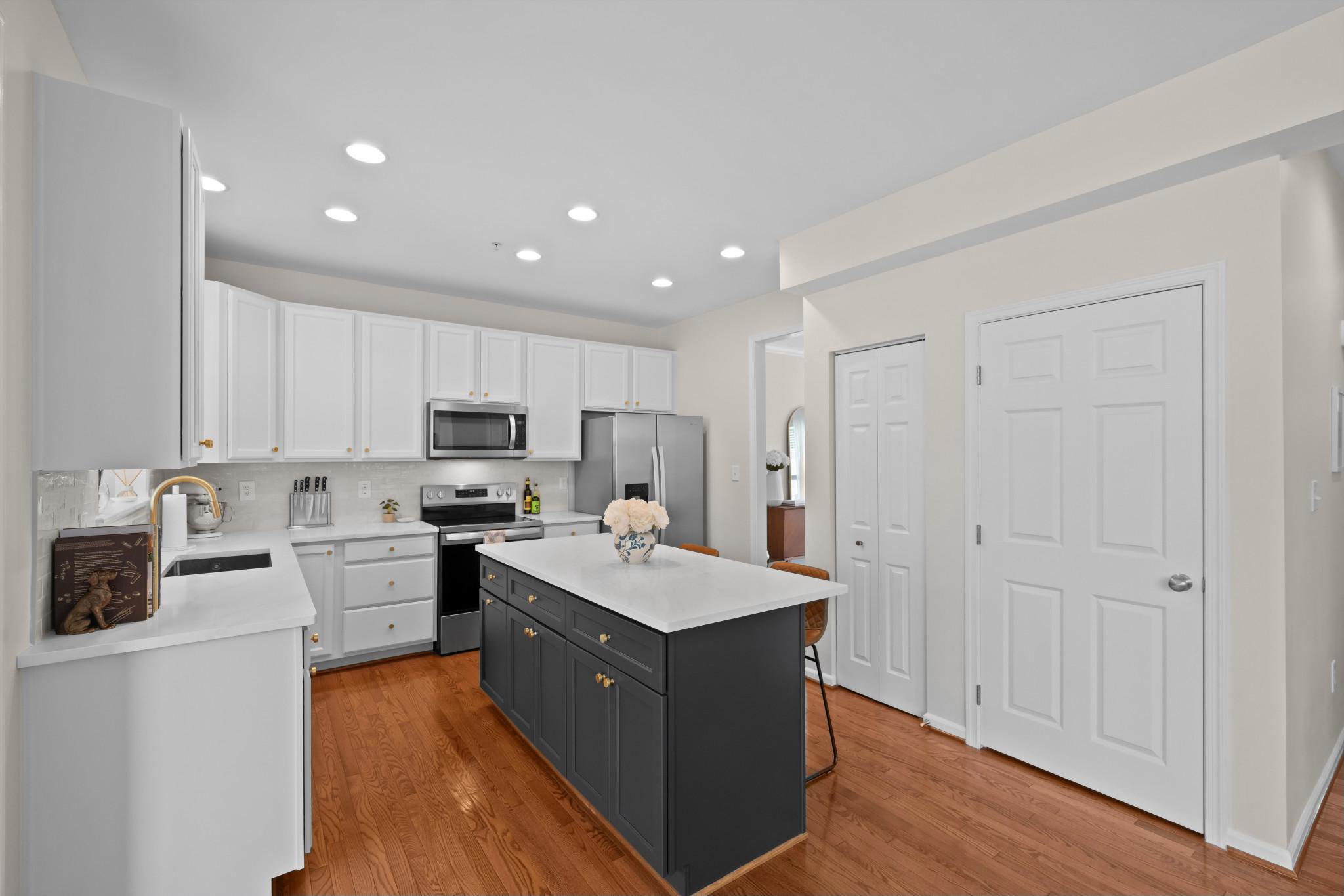 802 DRESSAGE COURT
