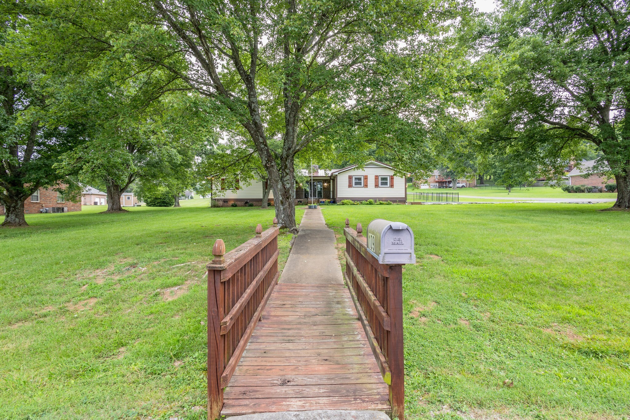 109 Masters Ln