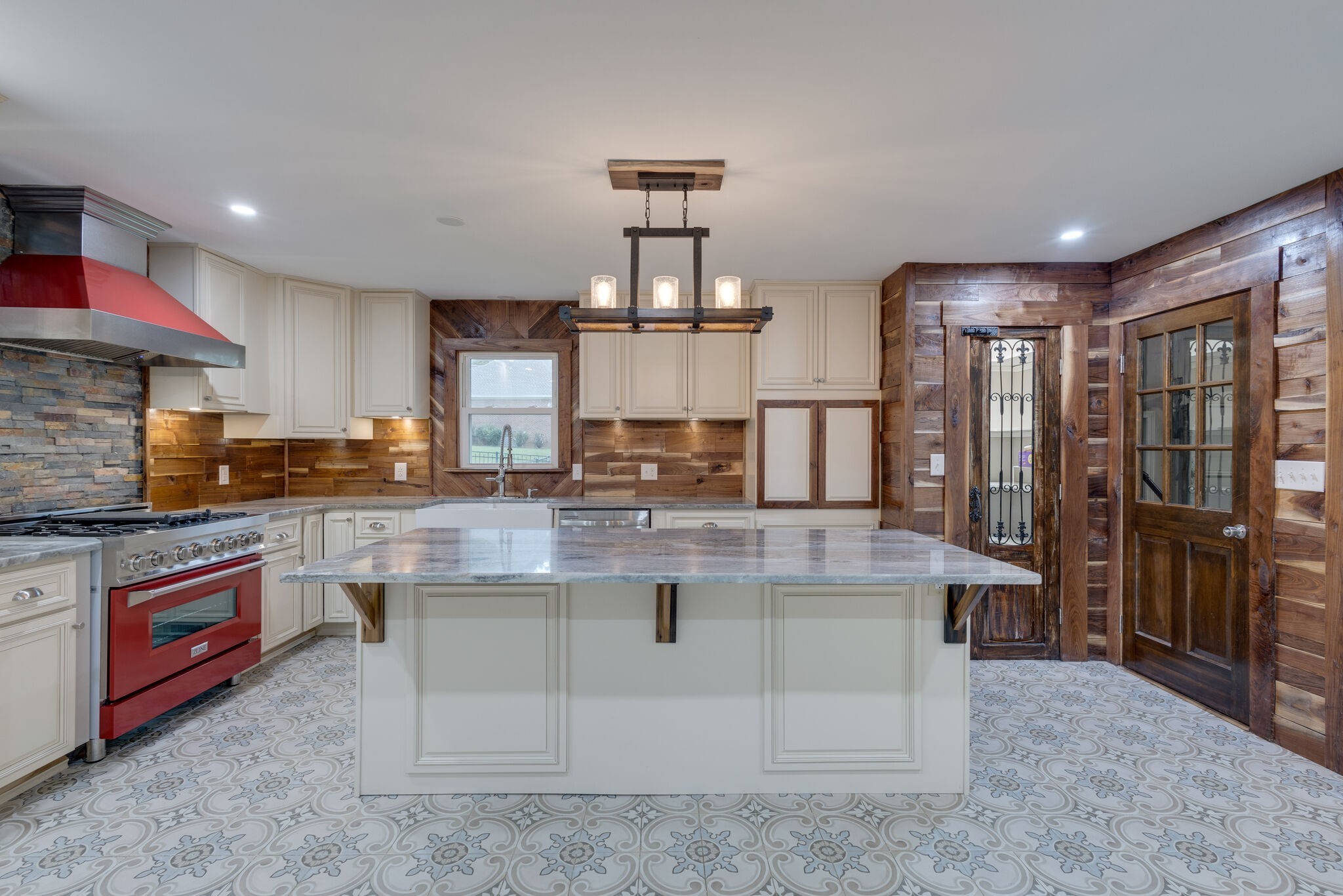 109 Masters Ln