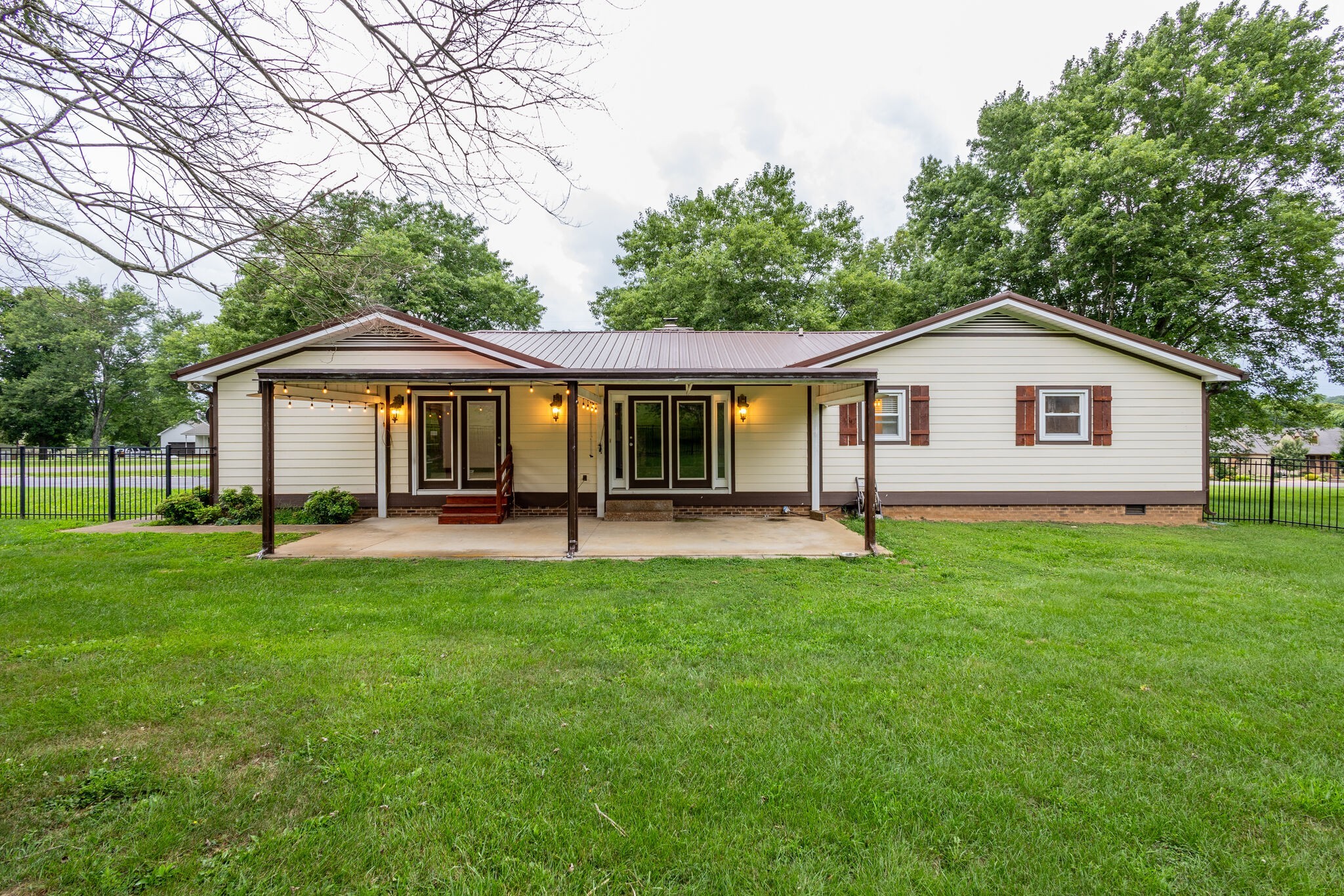 109 Masters Ln