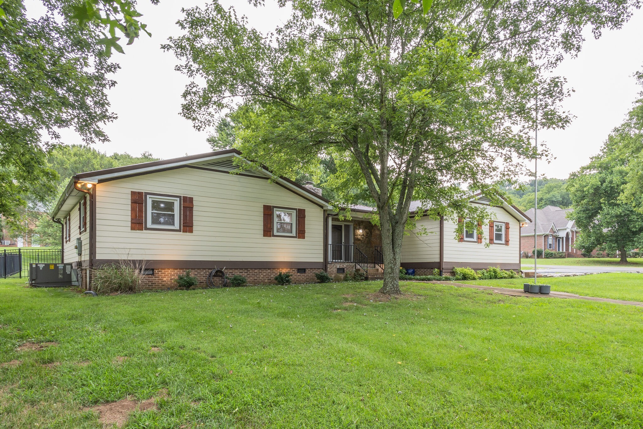 109 Masters Ln