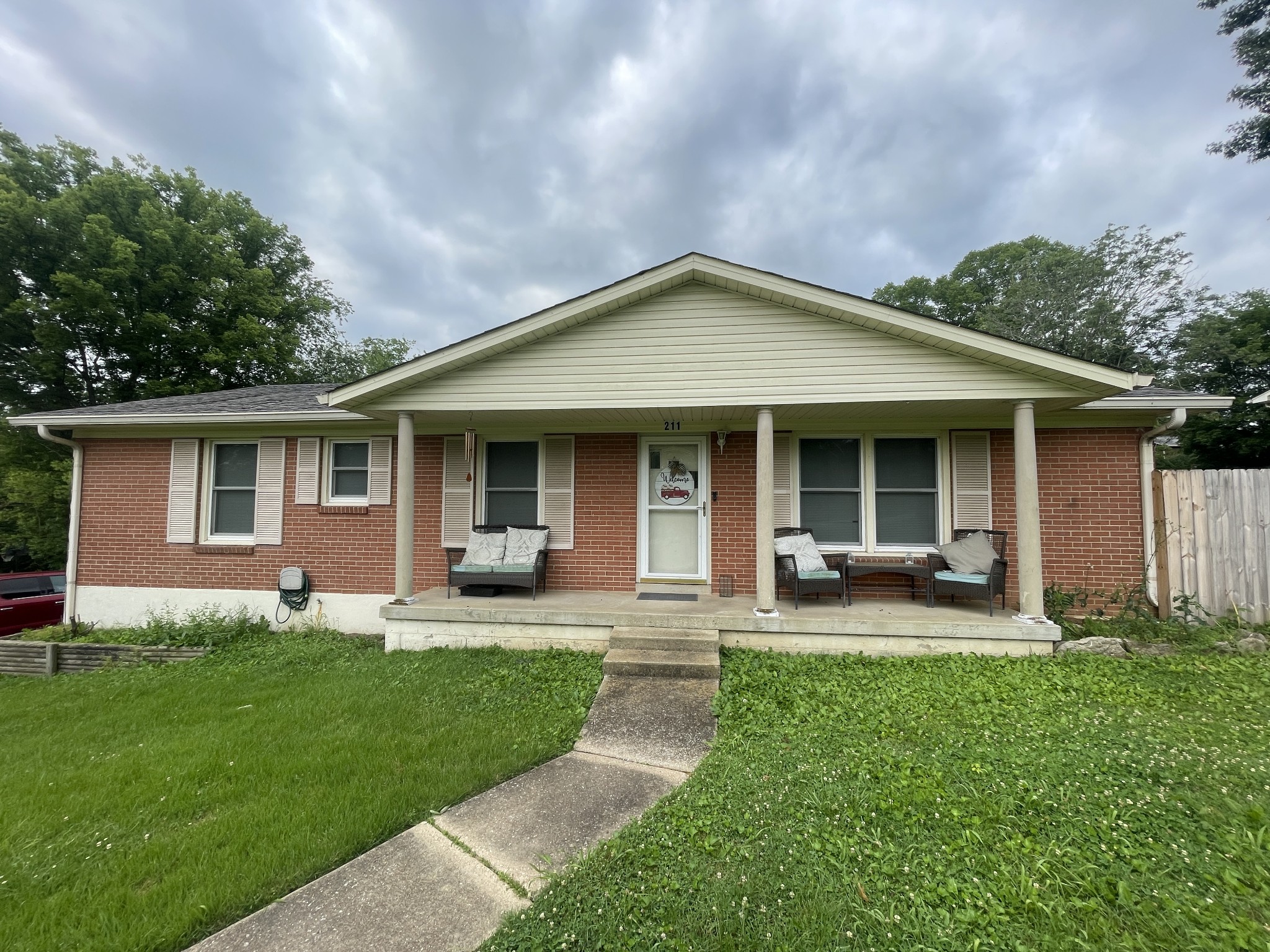 211 Ashwood Dr