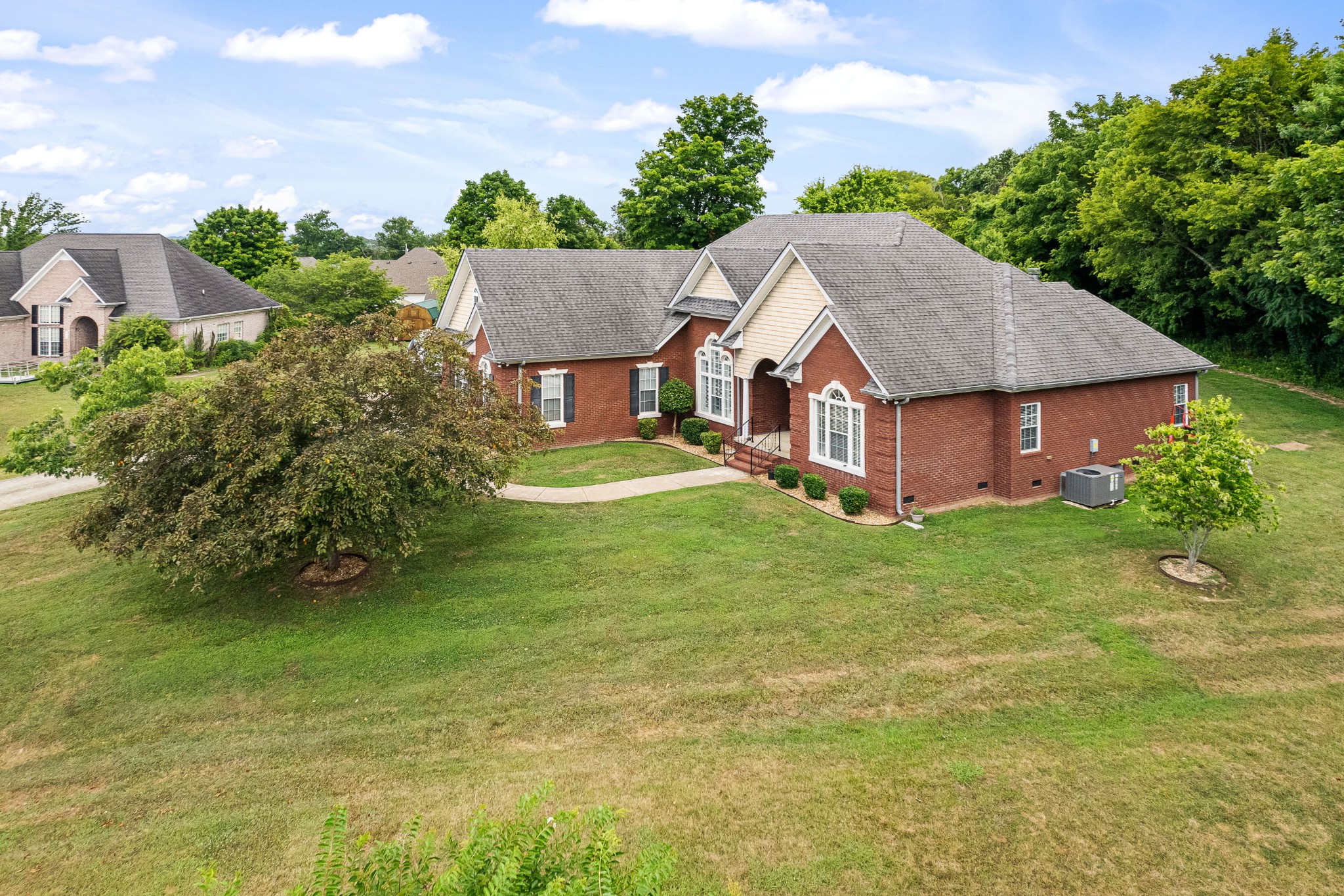 632 Shadowbrook Dr