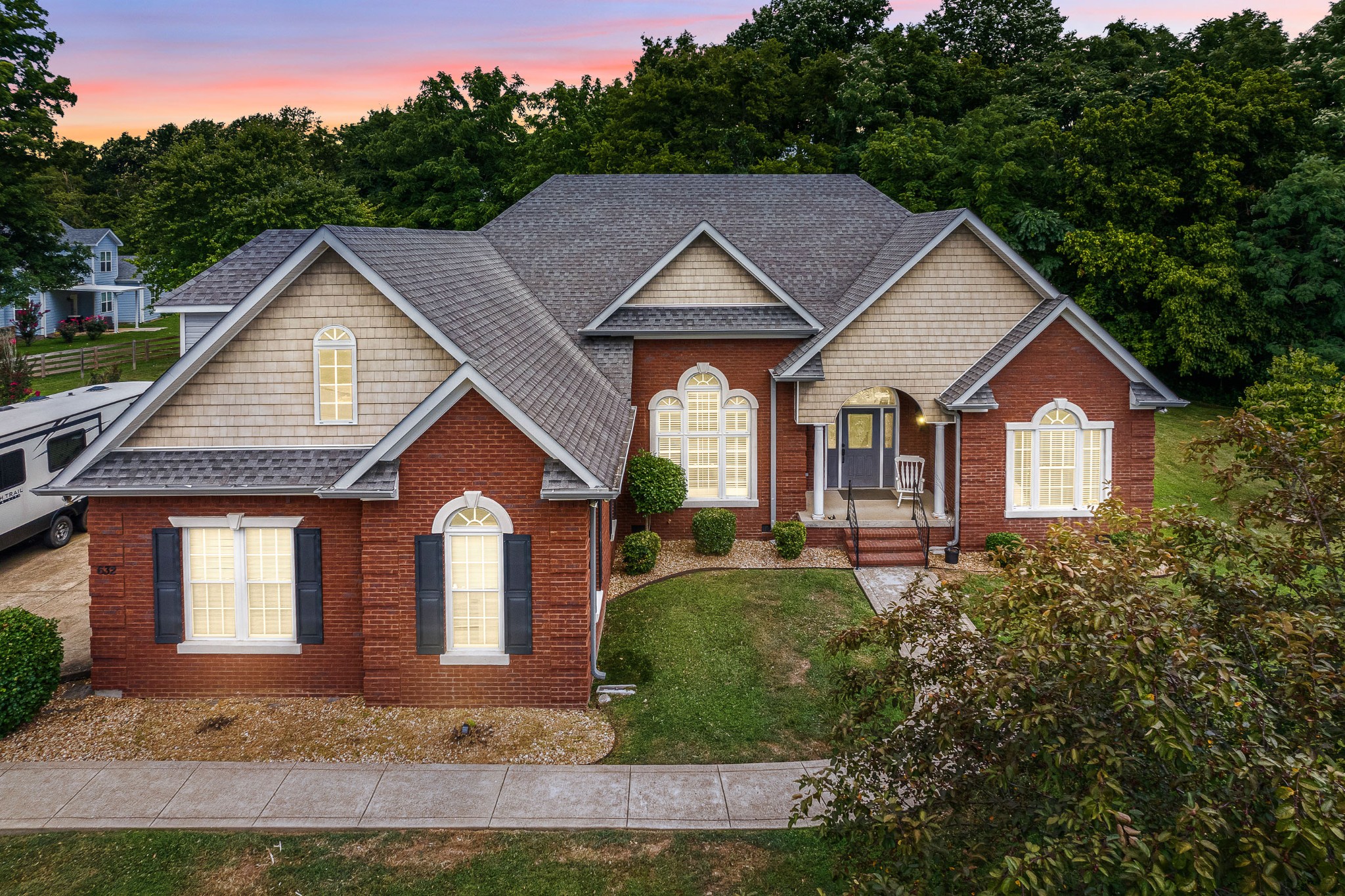 632 Shadowbrook Dr