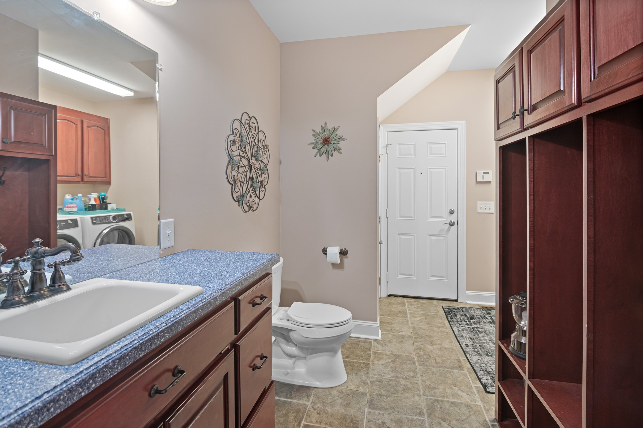632 Shadowbrook Dr