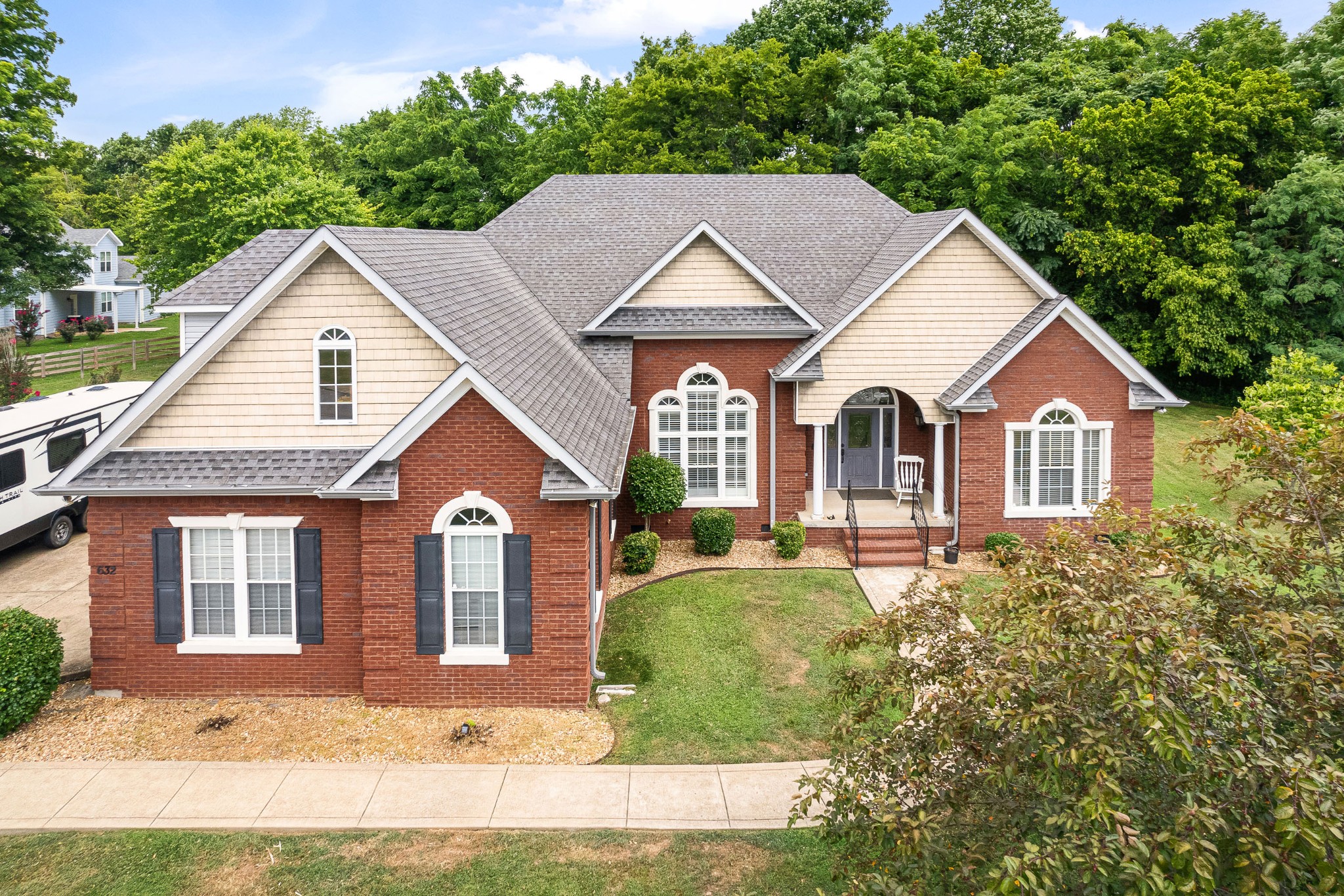 632 Shadowbrook Dr