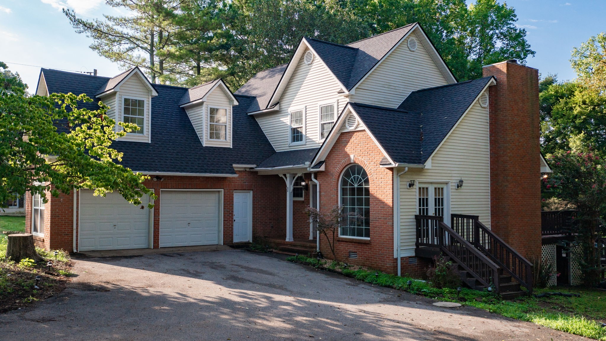6233 Cayce Ln