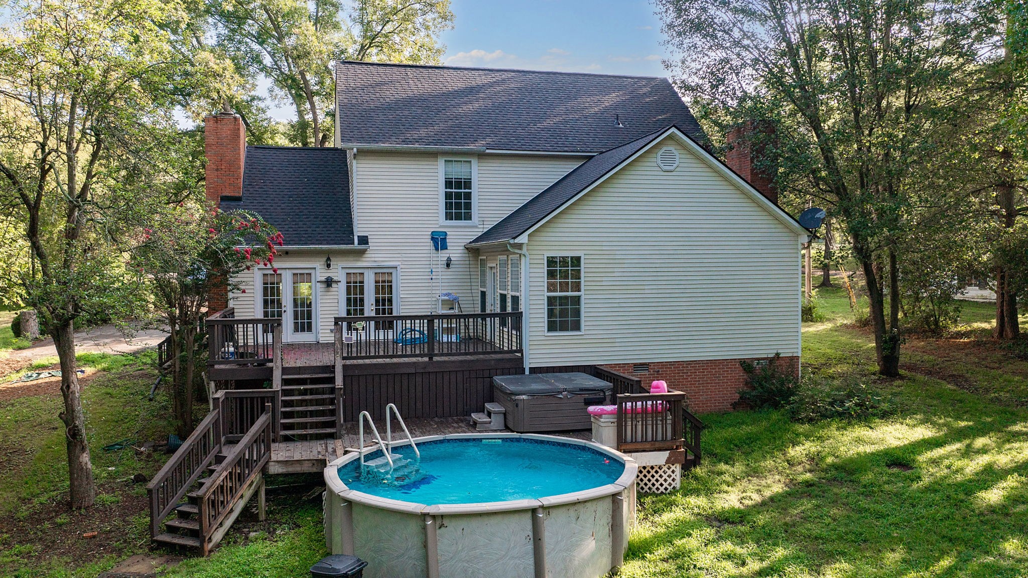 6233 Cayce Ln