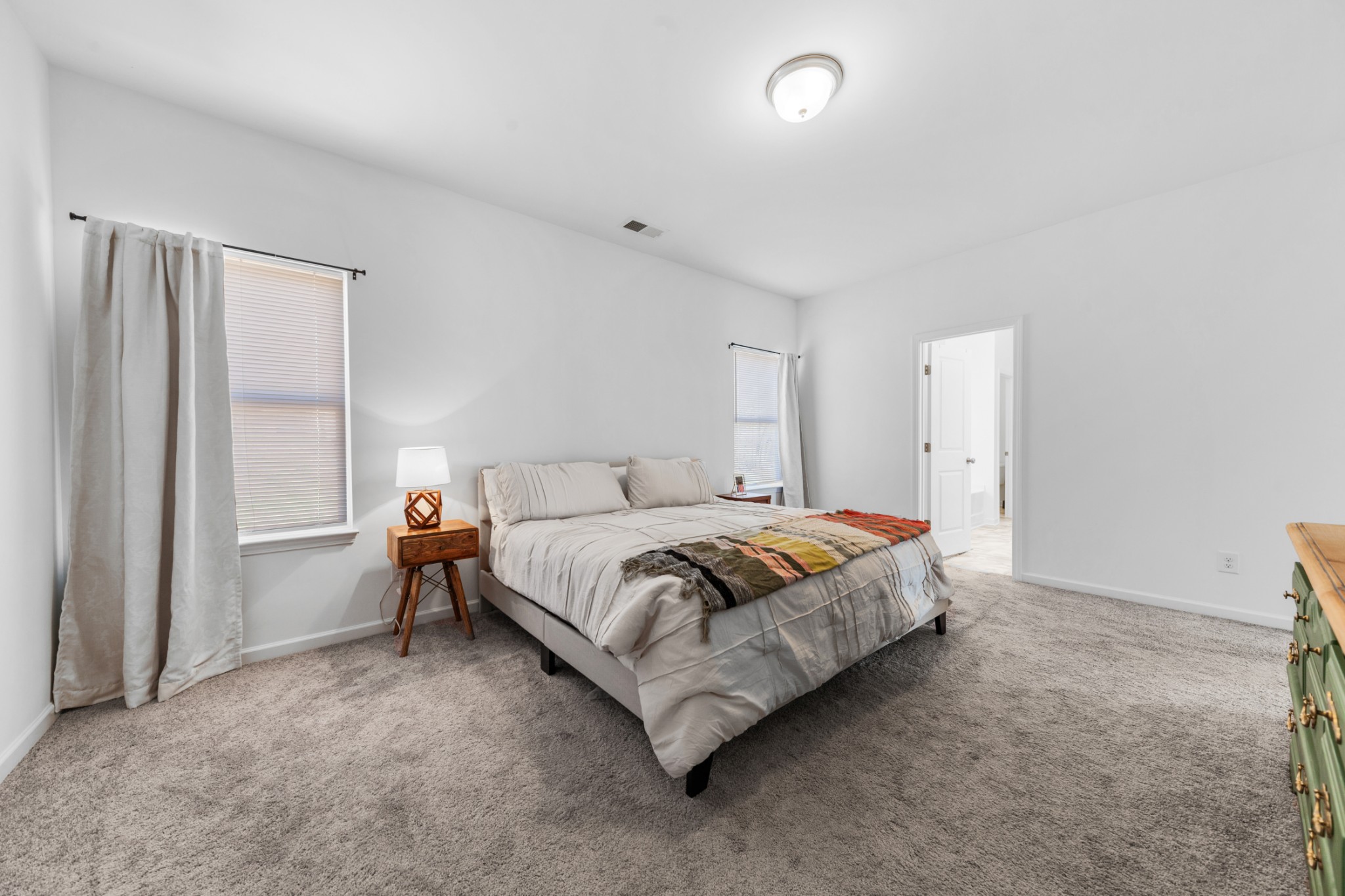 818 Lottie St