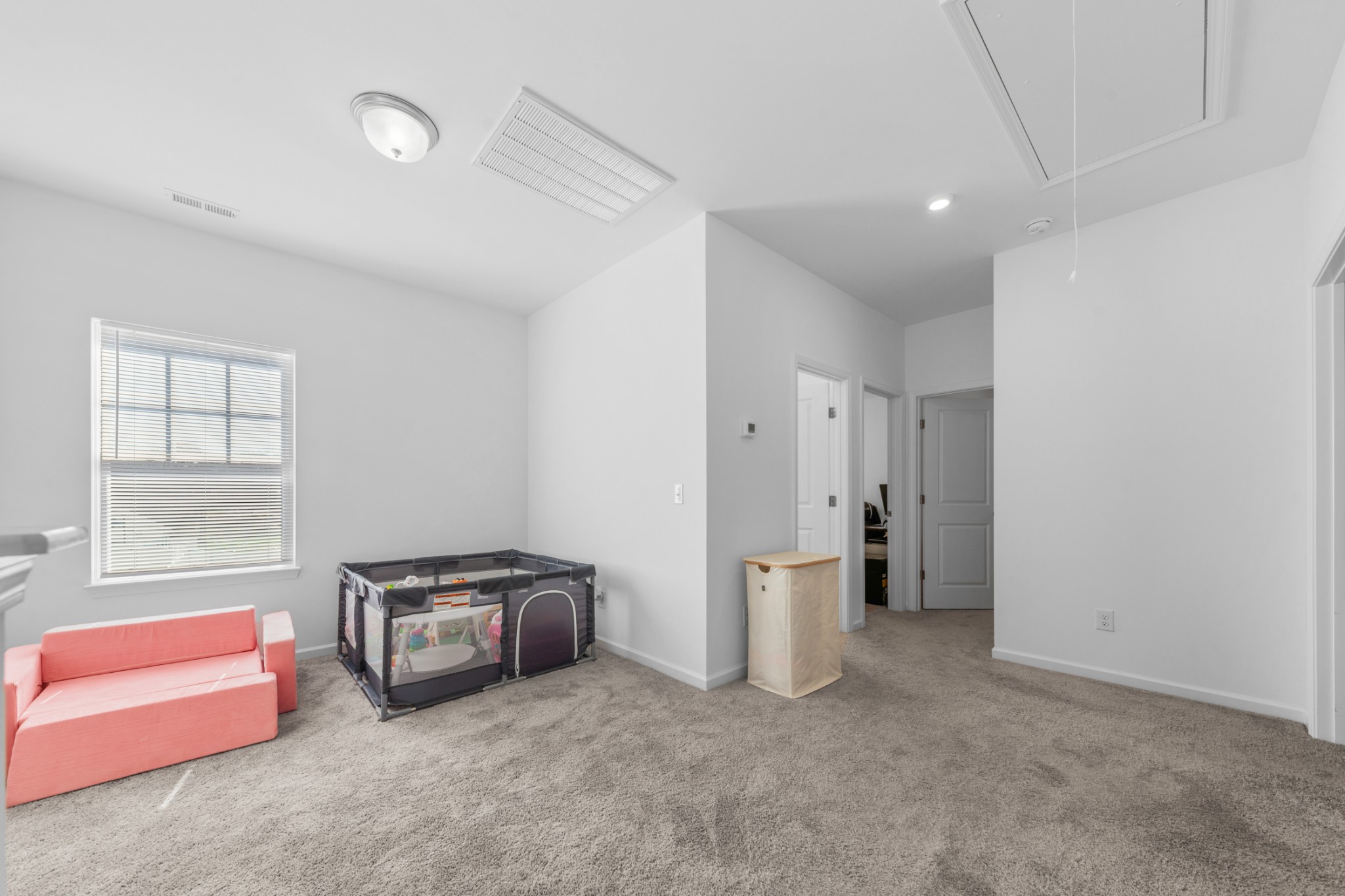 818 Lottie St