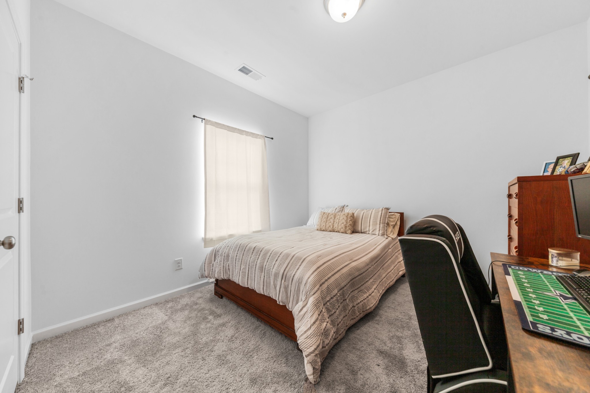 818 Lottie St