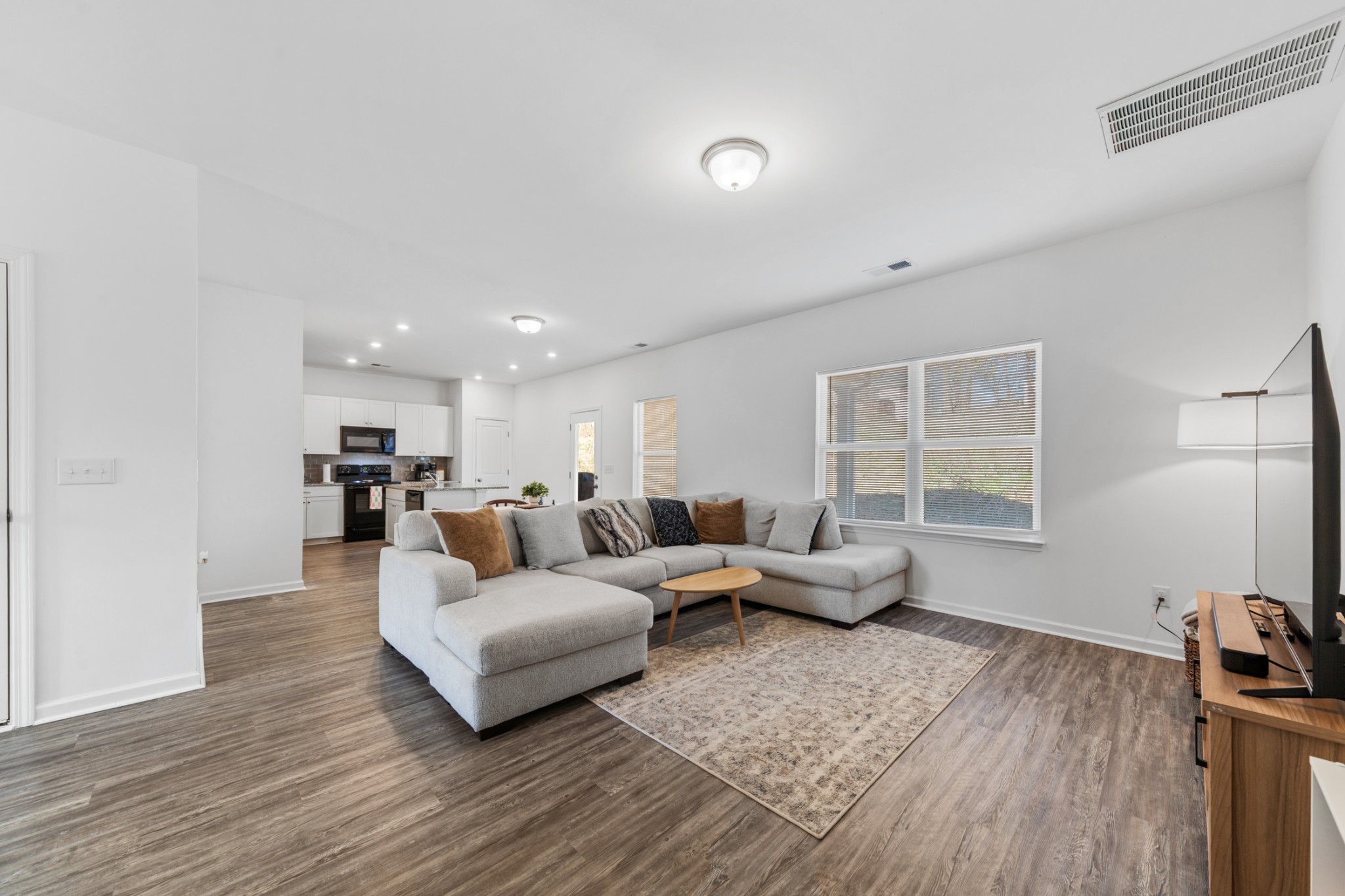 818 Lottie St