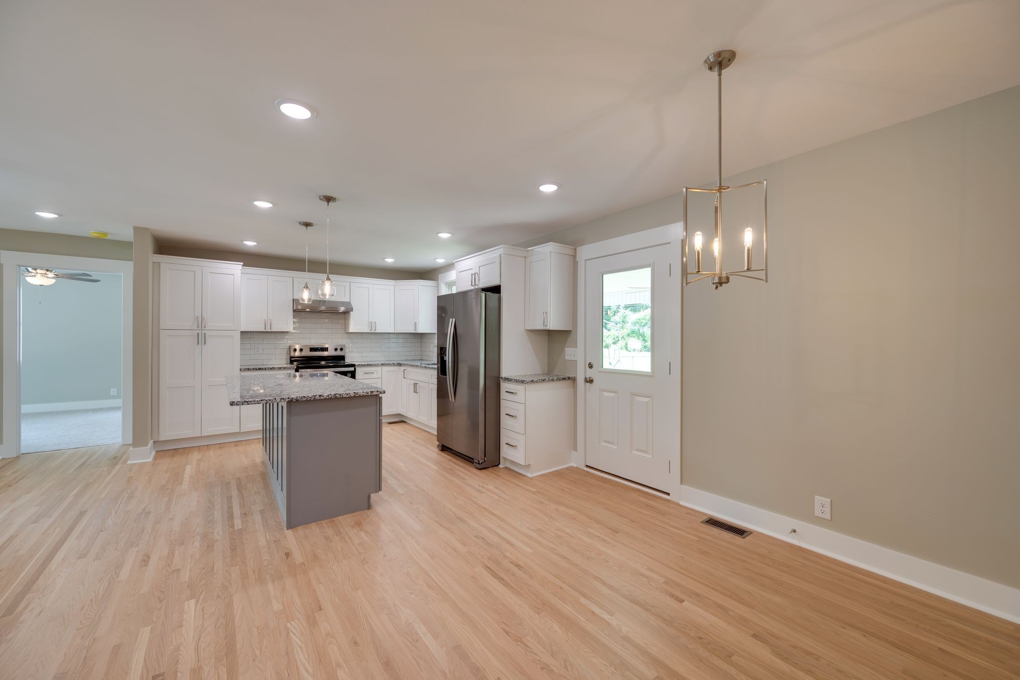 111 Bernhardt Blvd