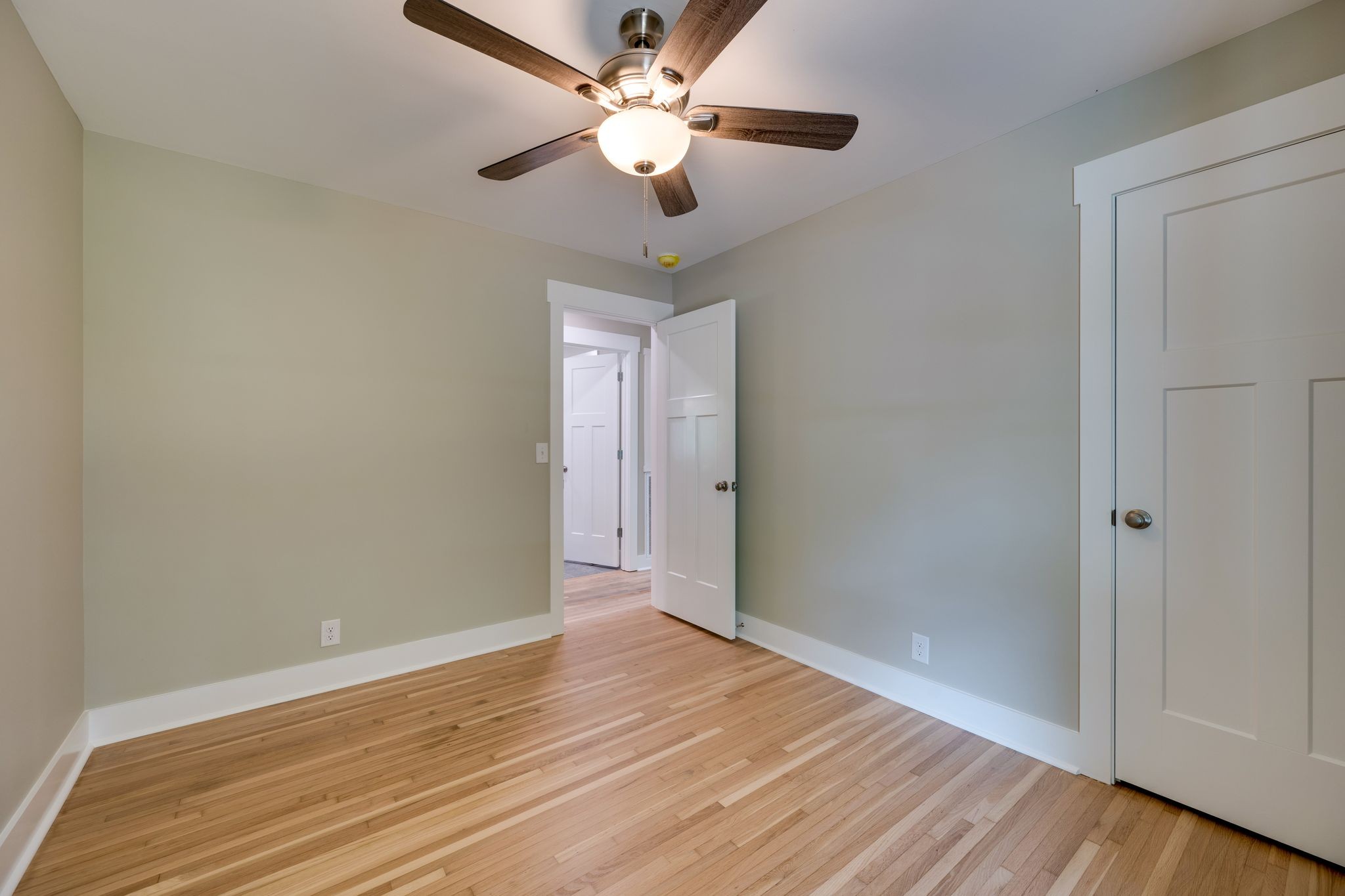 111 Bernhardt Blvd
