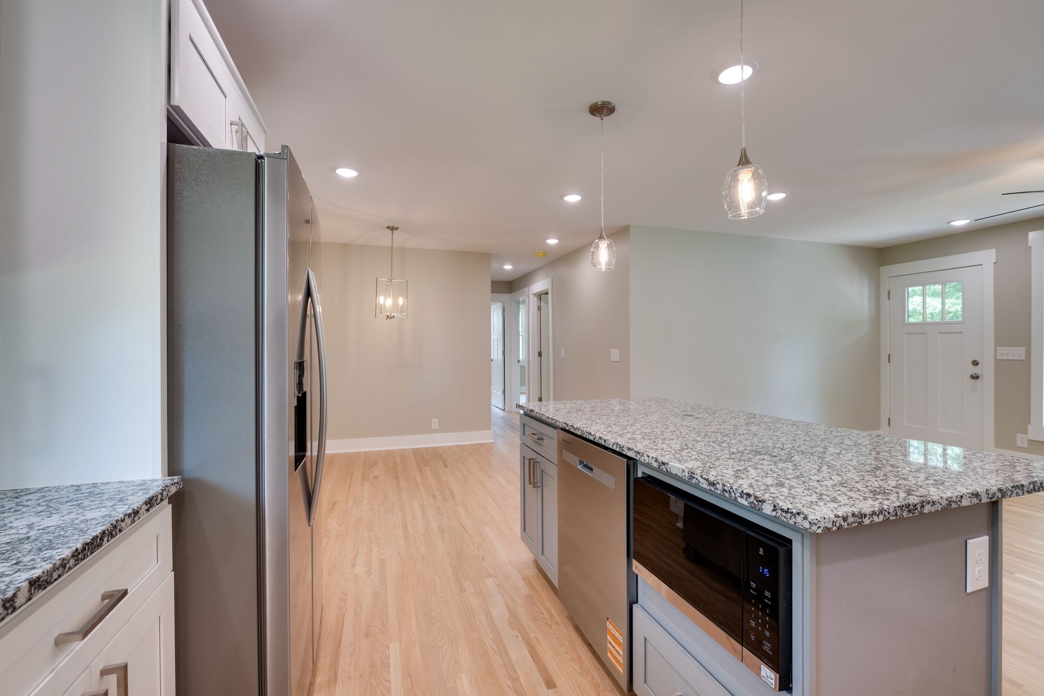 111 Bernhardt Blvd