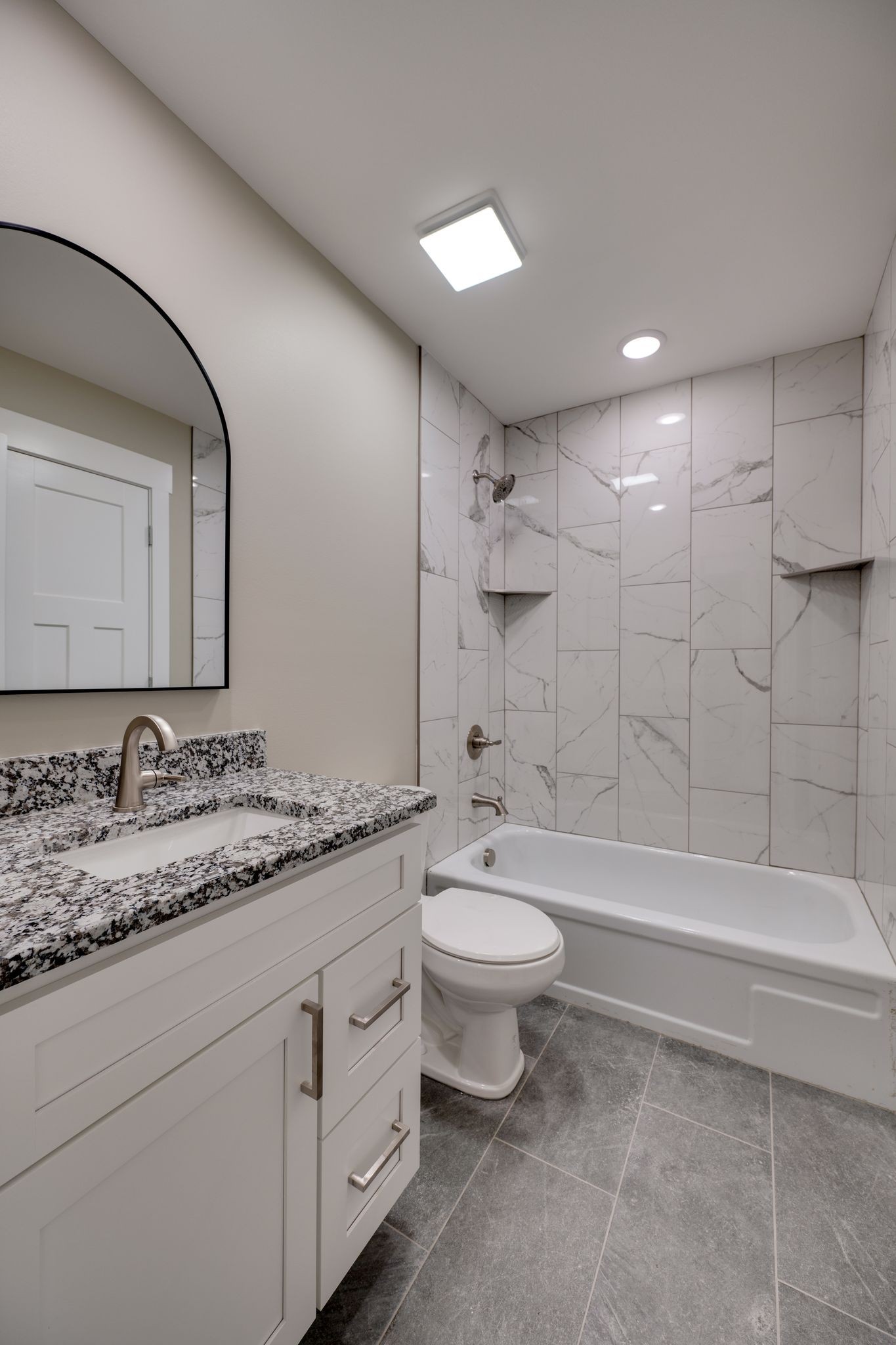 111 Bernhardt Blvd
