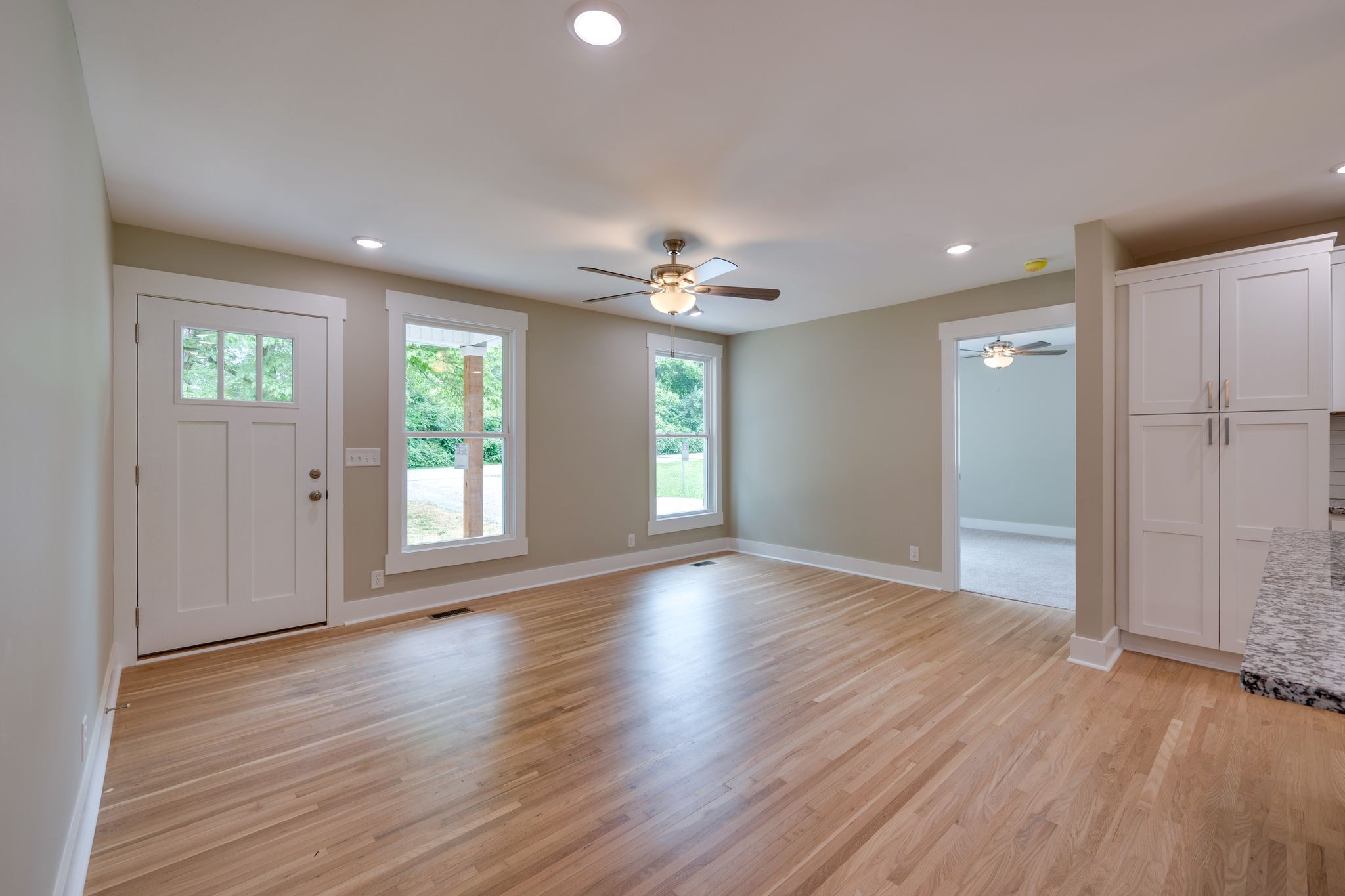 111 Bernhardt Blvd