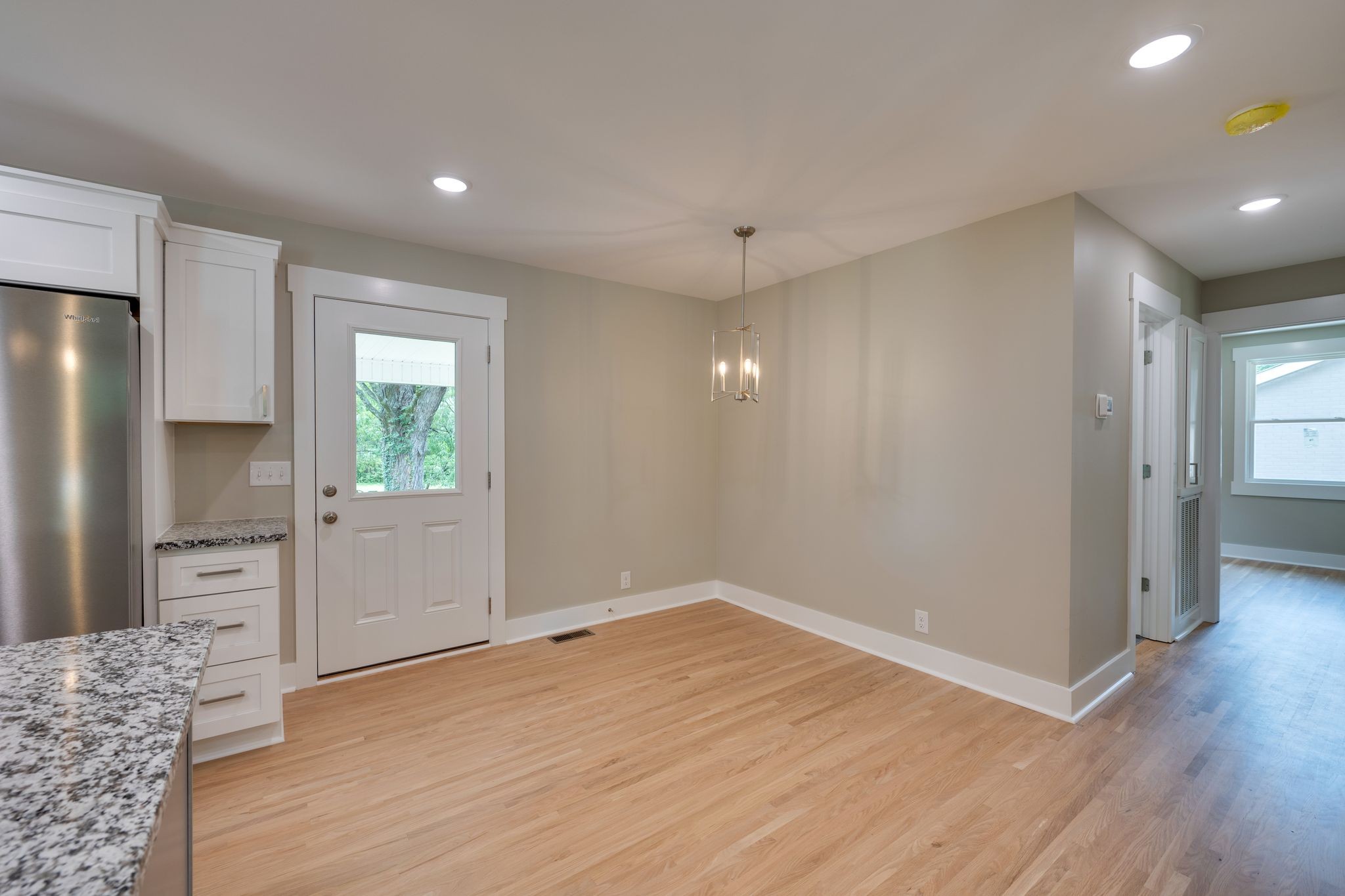 111 Bernhardt Blvd