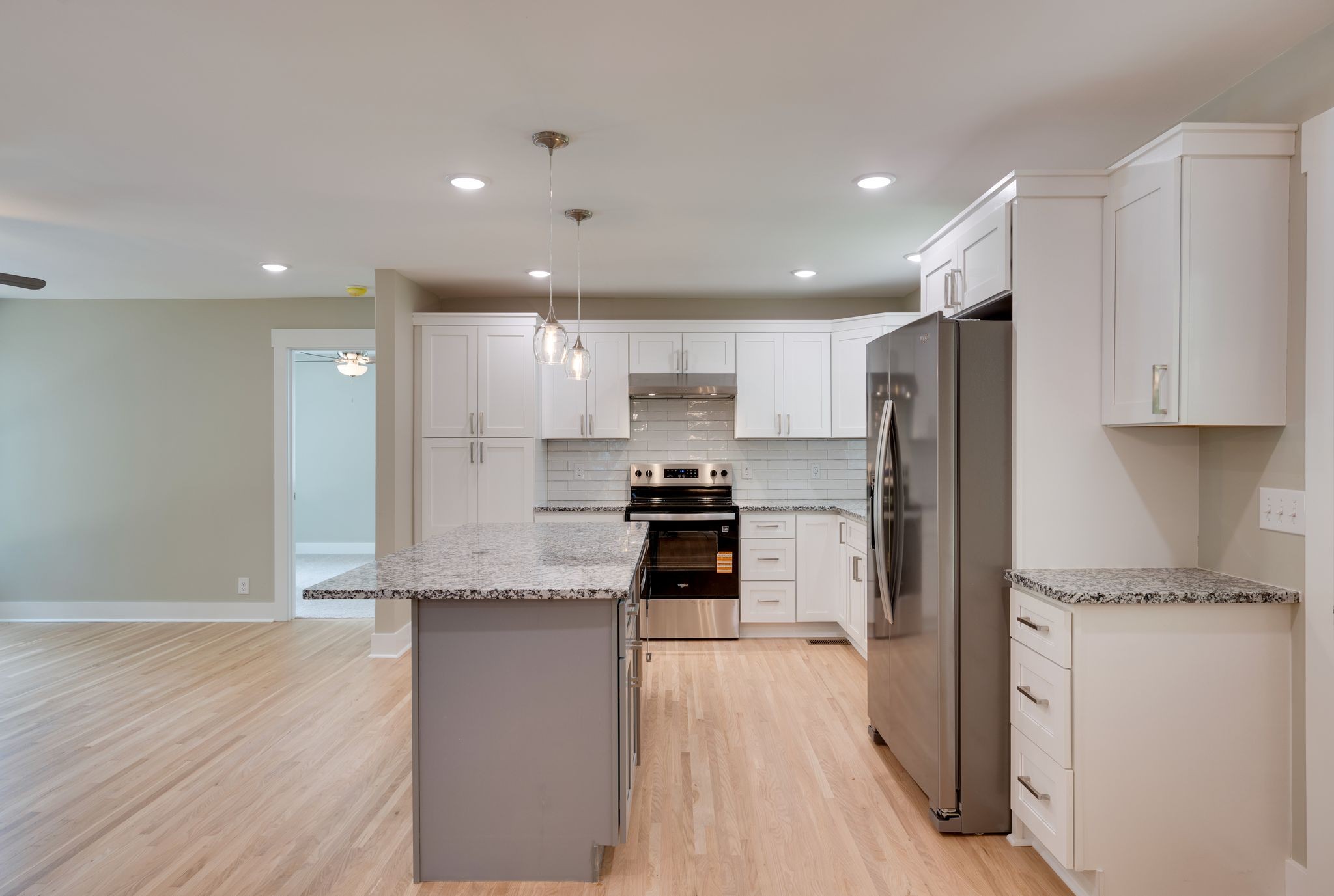 111 Bernhardt Blvd