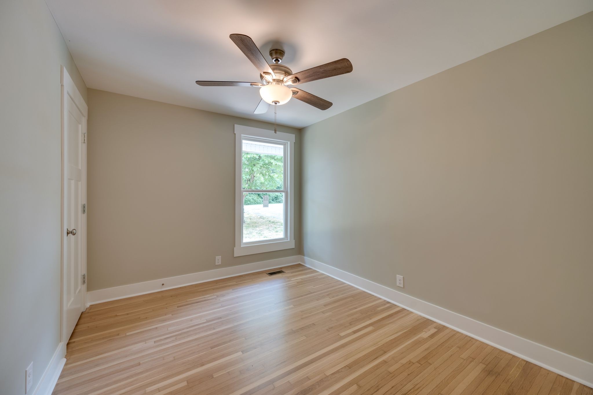 111 Bernhardt Blvd