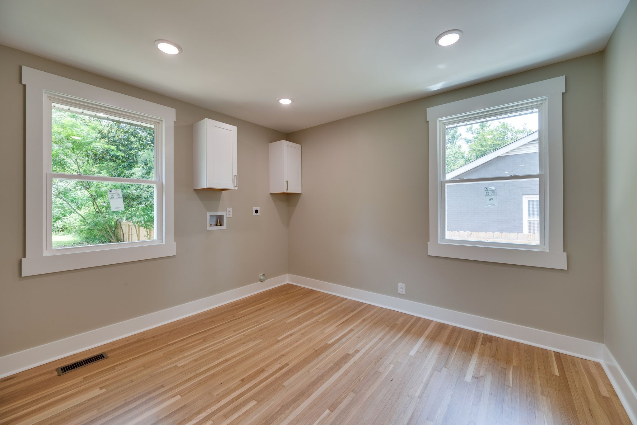 111 Bernhardt Blvd