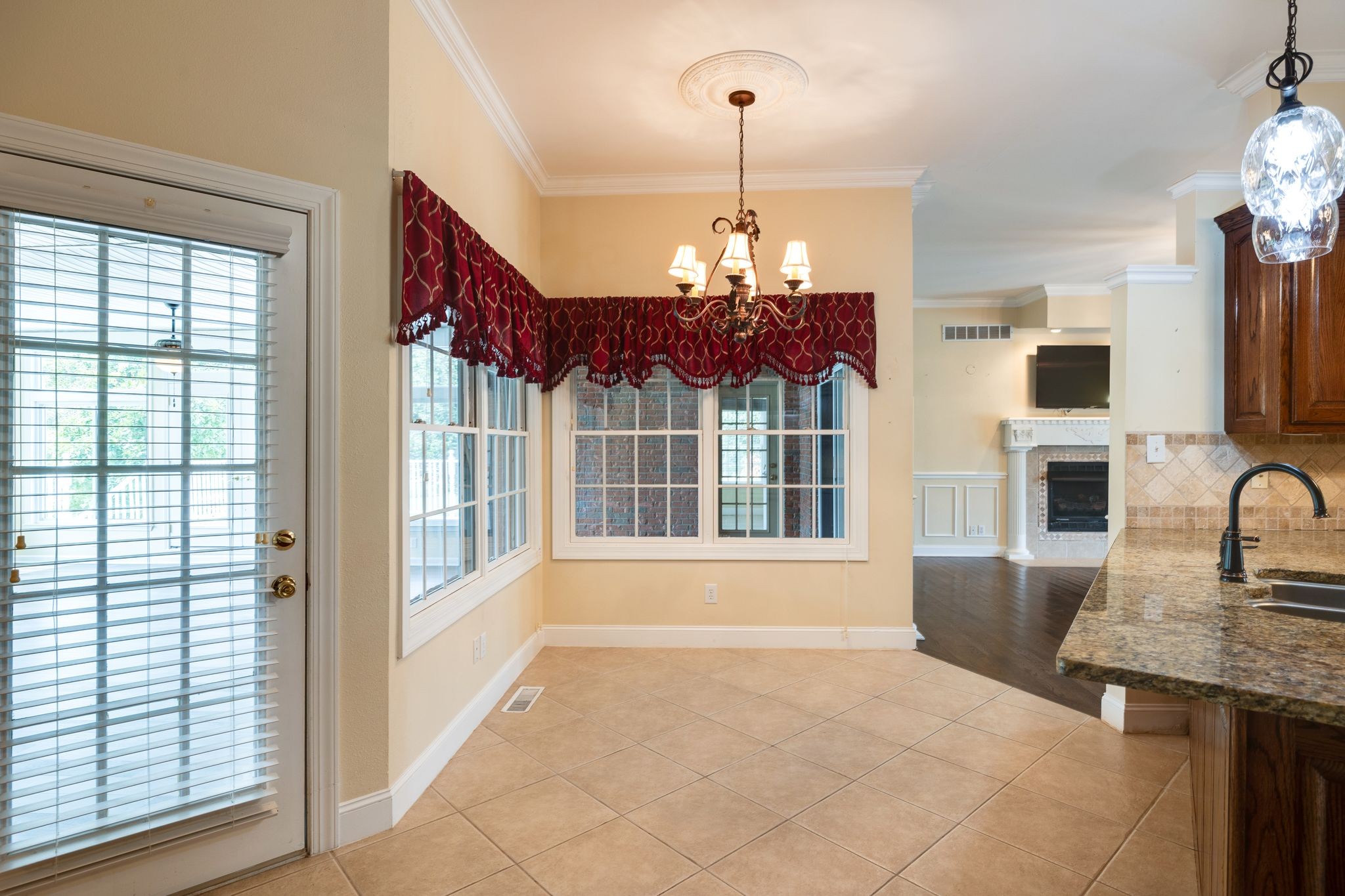 3396 Murphy Ln