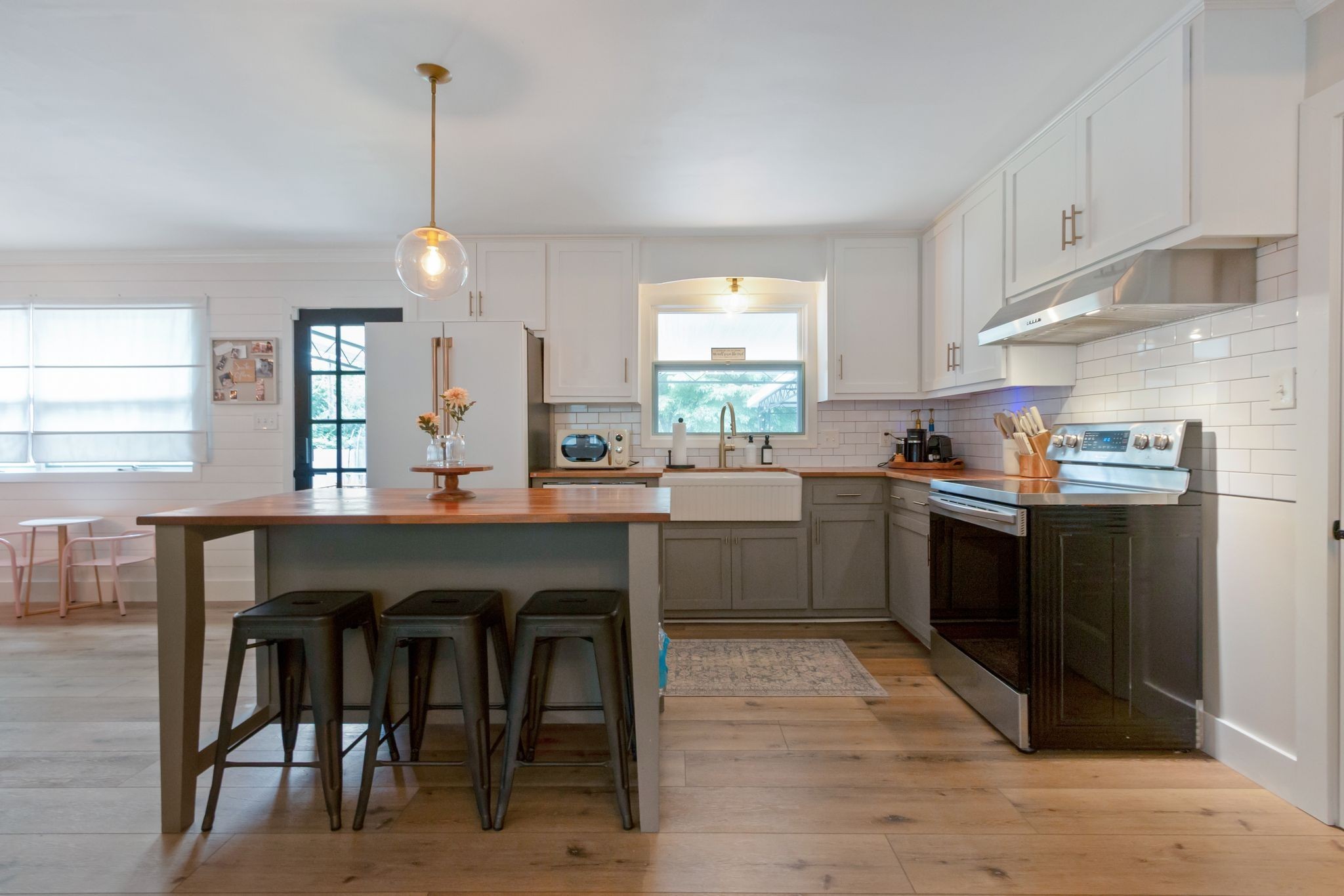214 Crestland Dr
