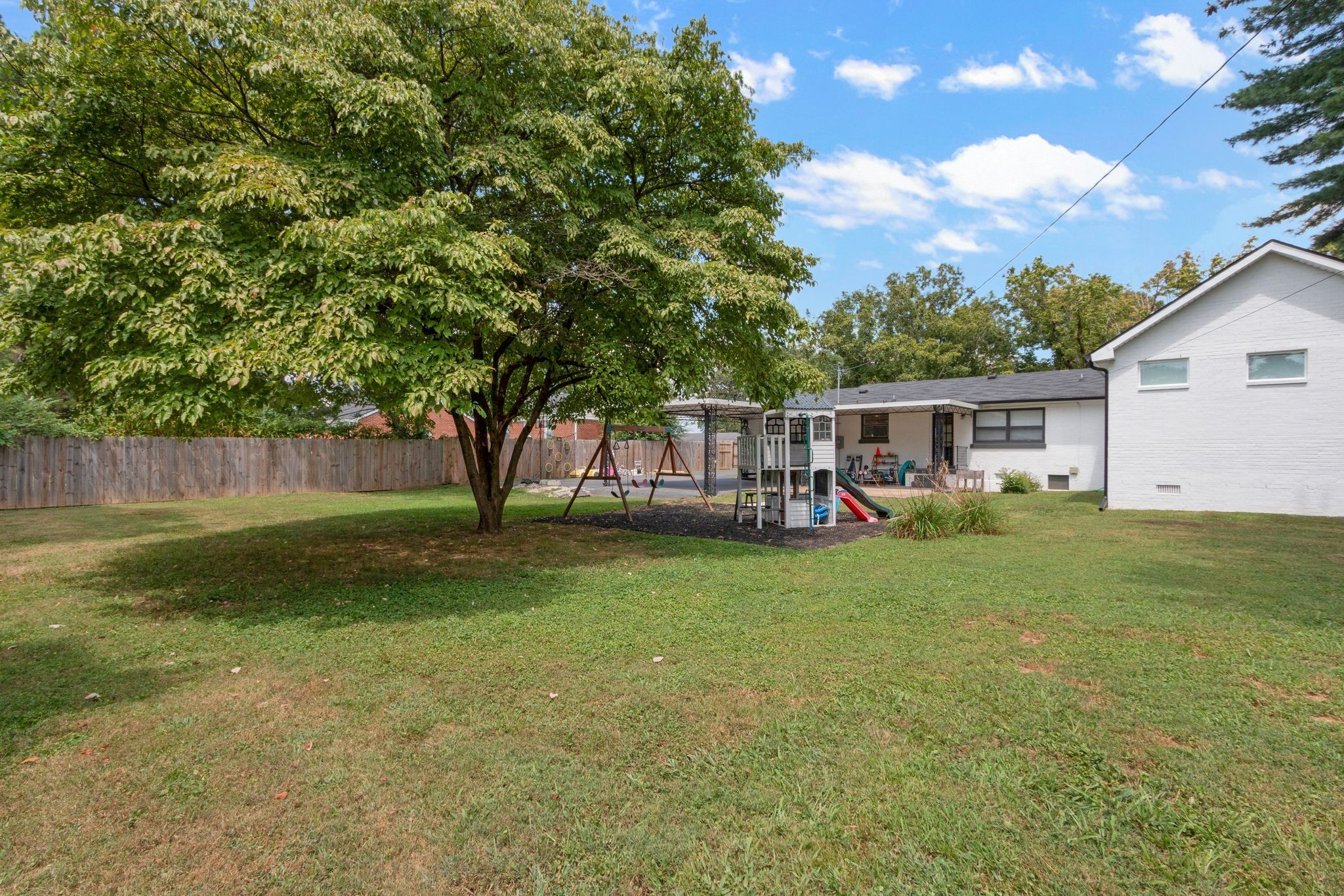 214 Crestland Dr