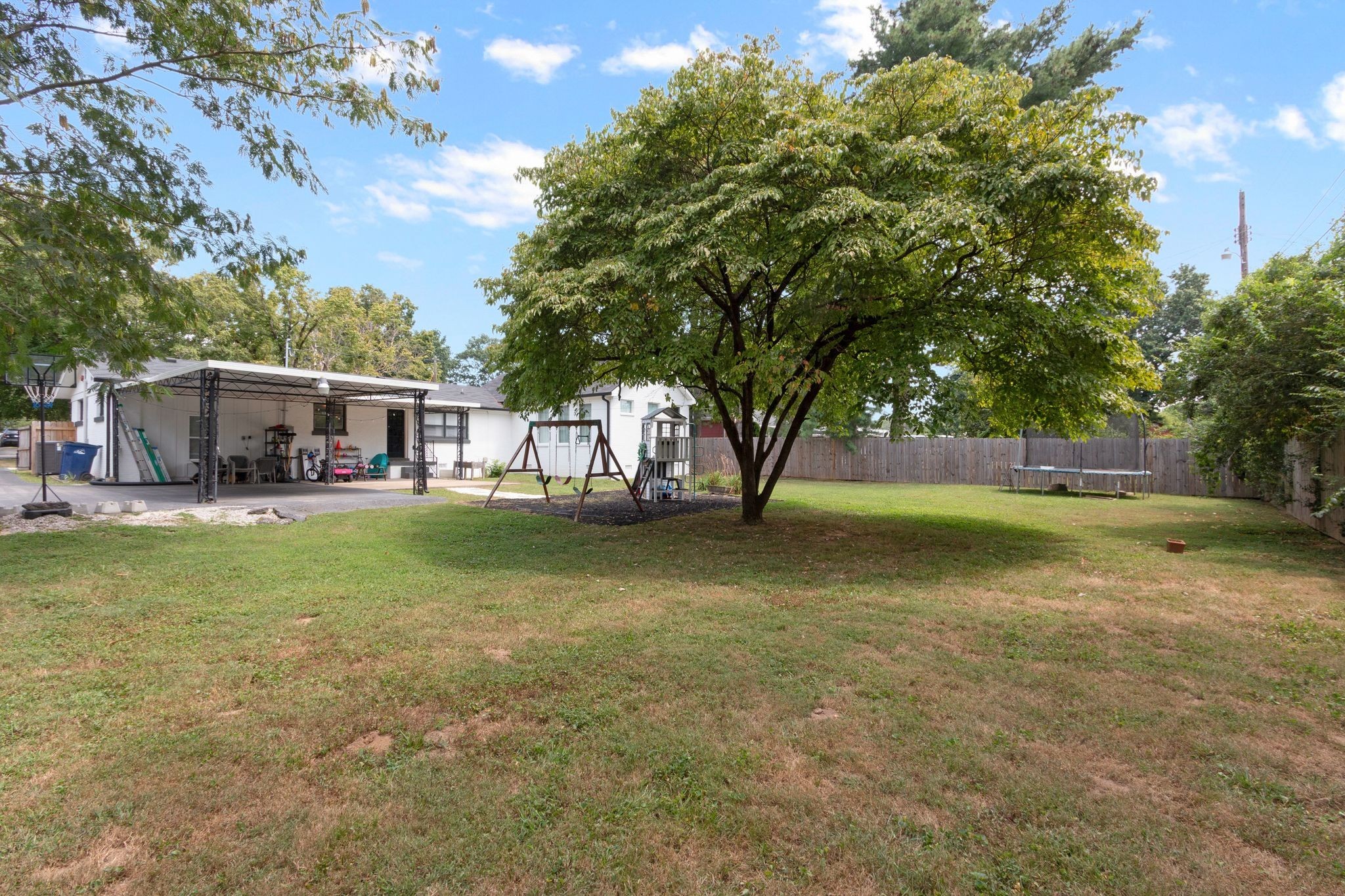 214 Crestland Dr