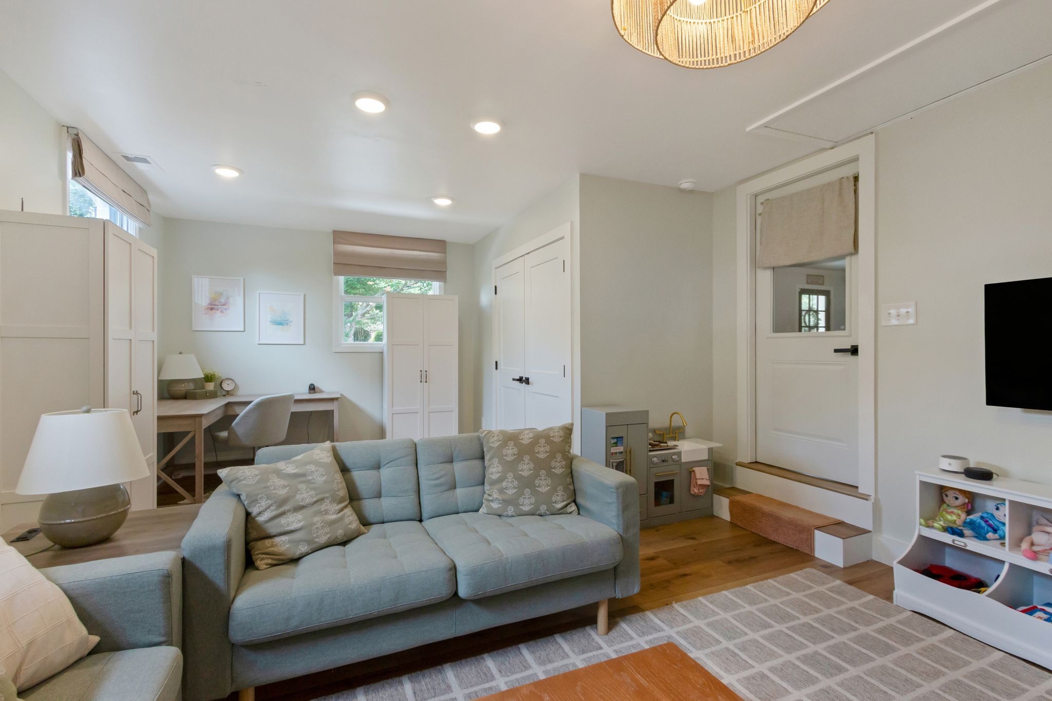 214 Crestland Dr