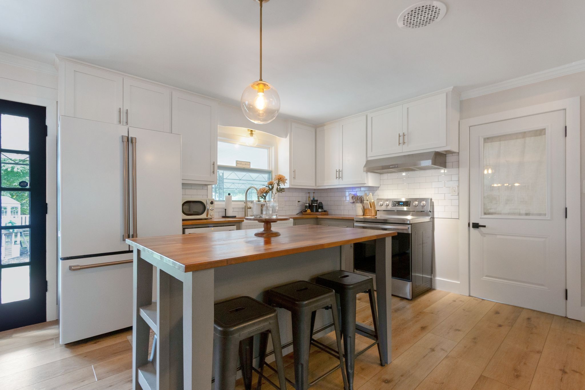 214 Crestland Dr