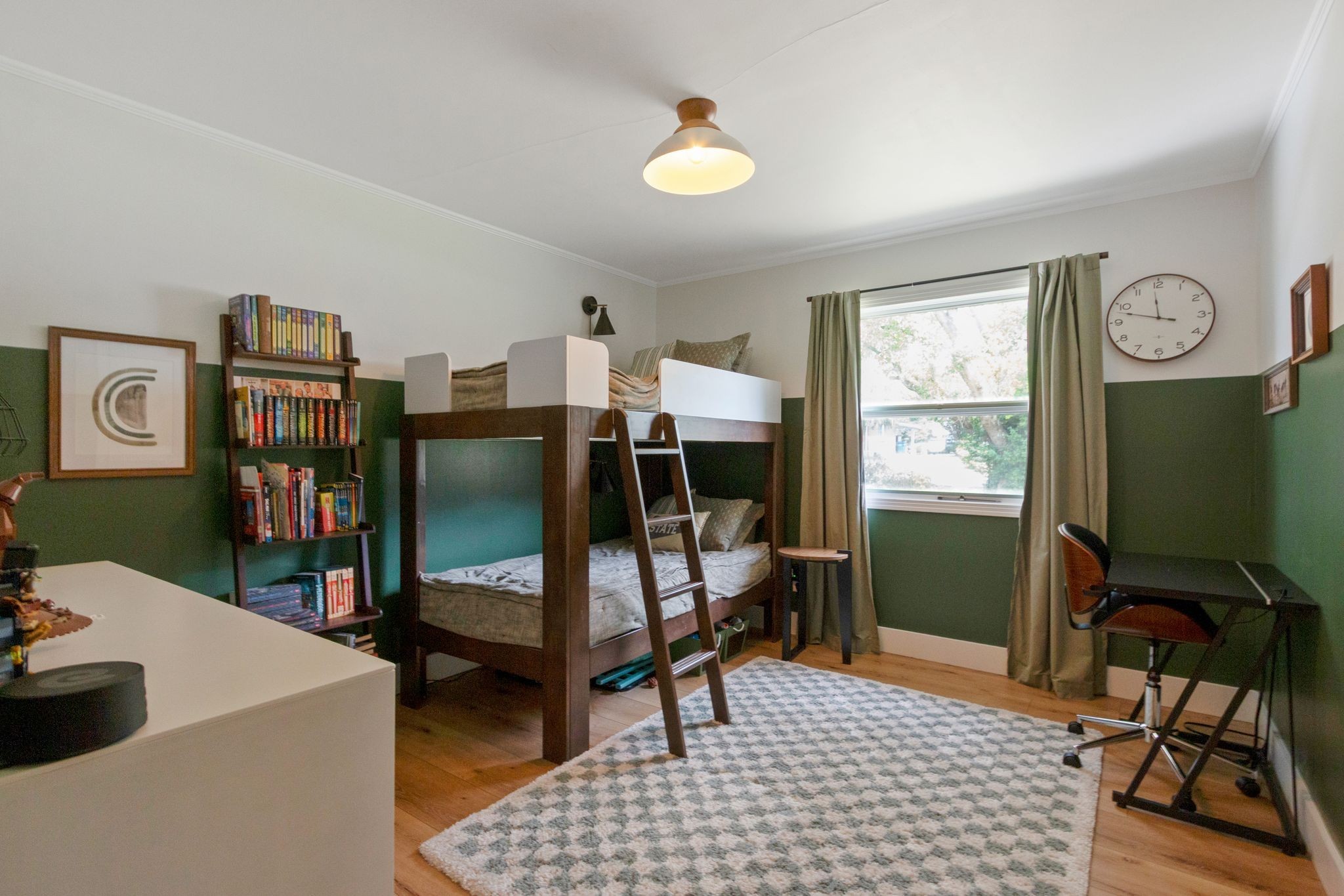 214 Crestland Dr