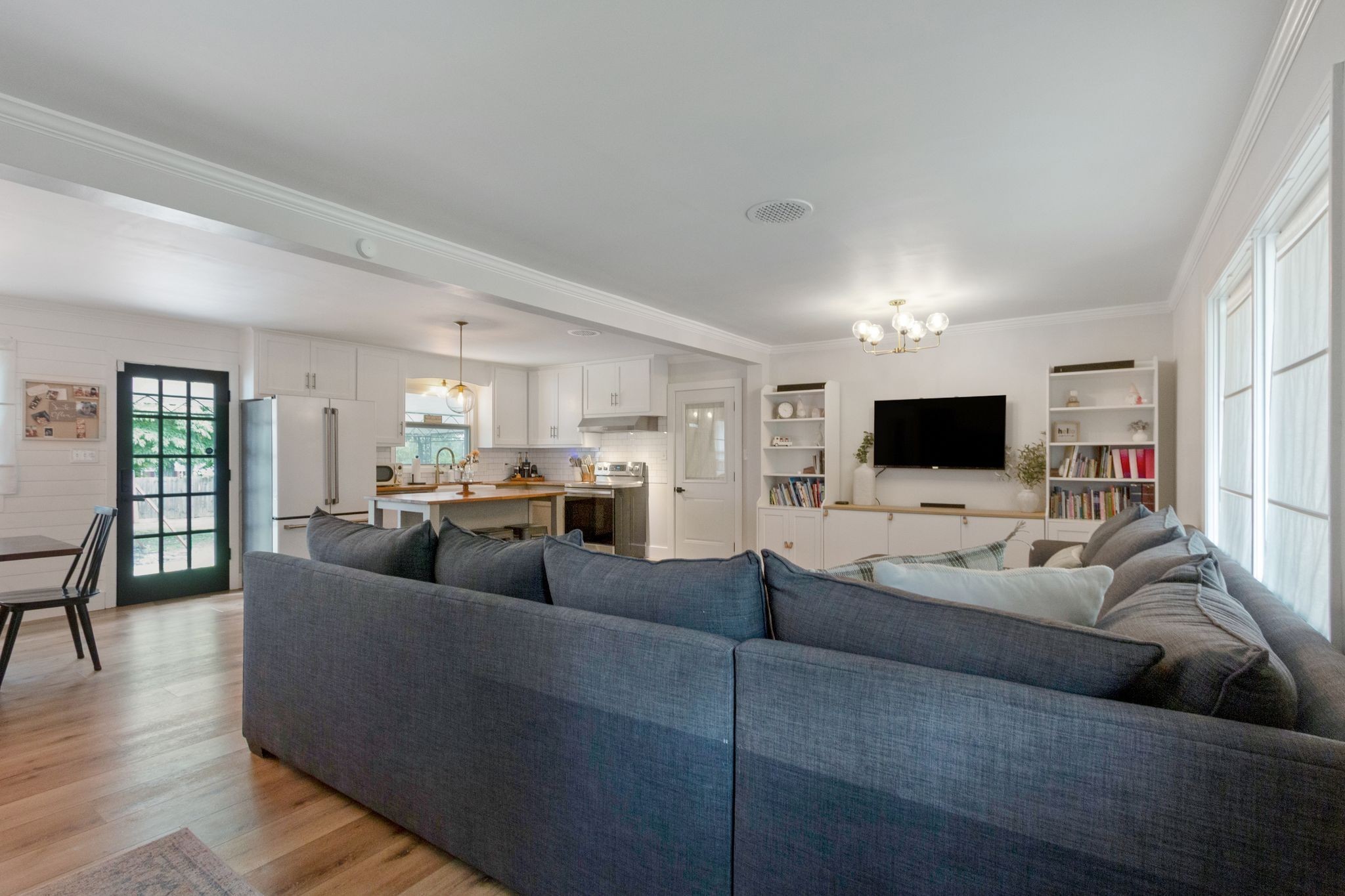 214 Crestland Dr