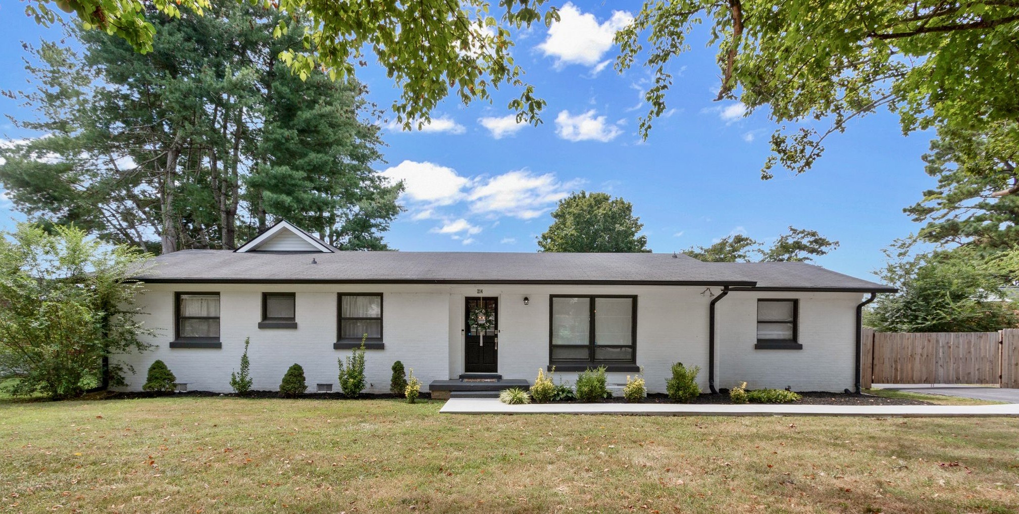 214 Crestland Dr