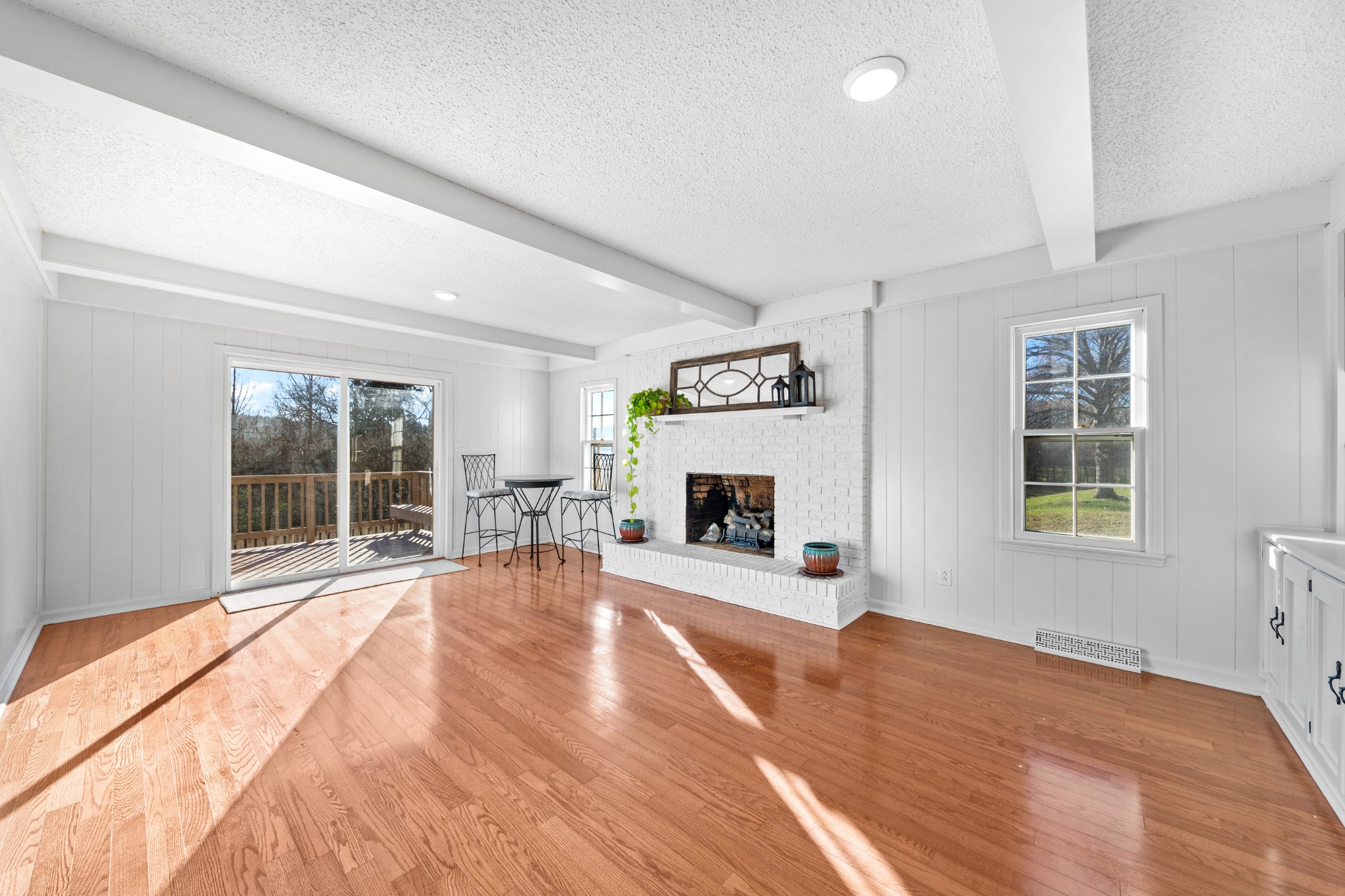 731 Maynard Ln